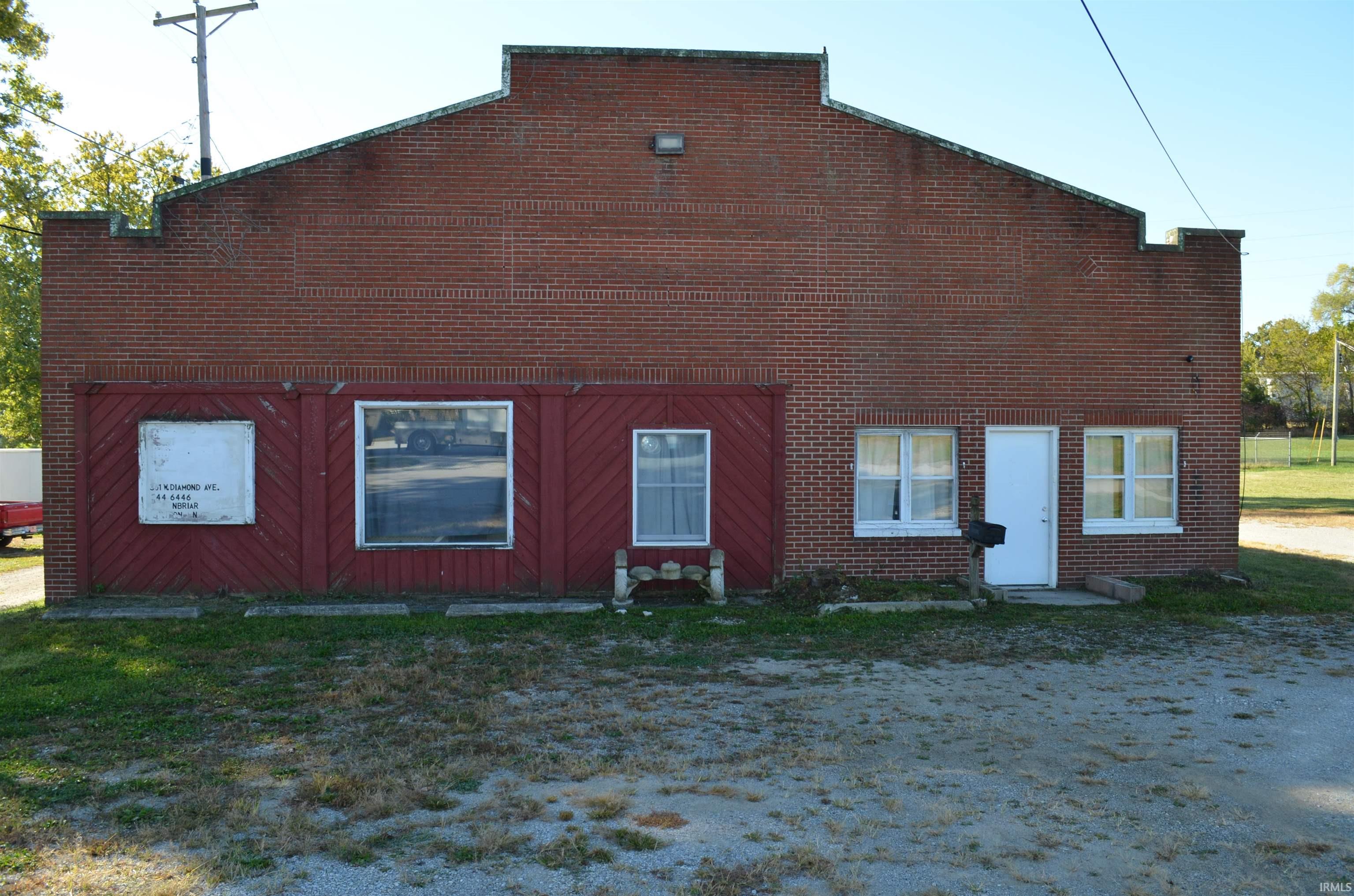 301 W Diamond Avenue