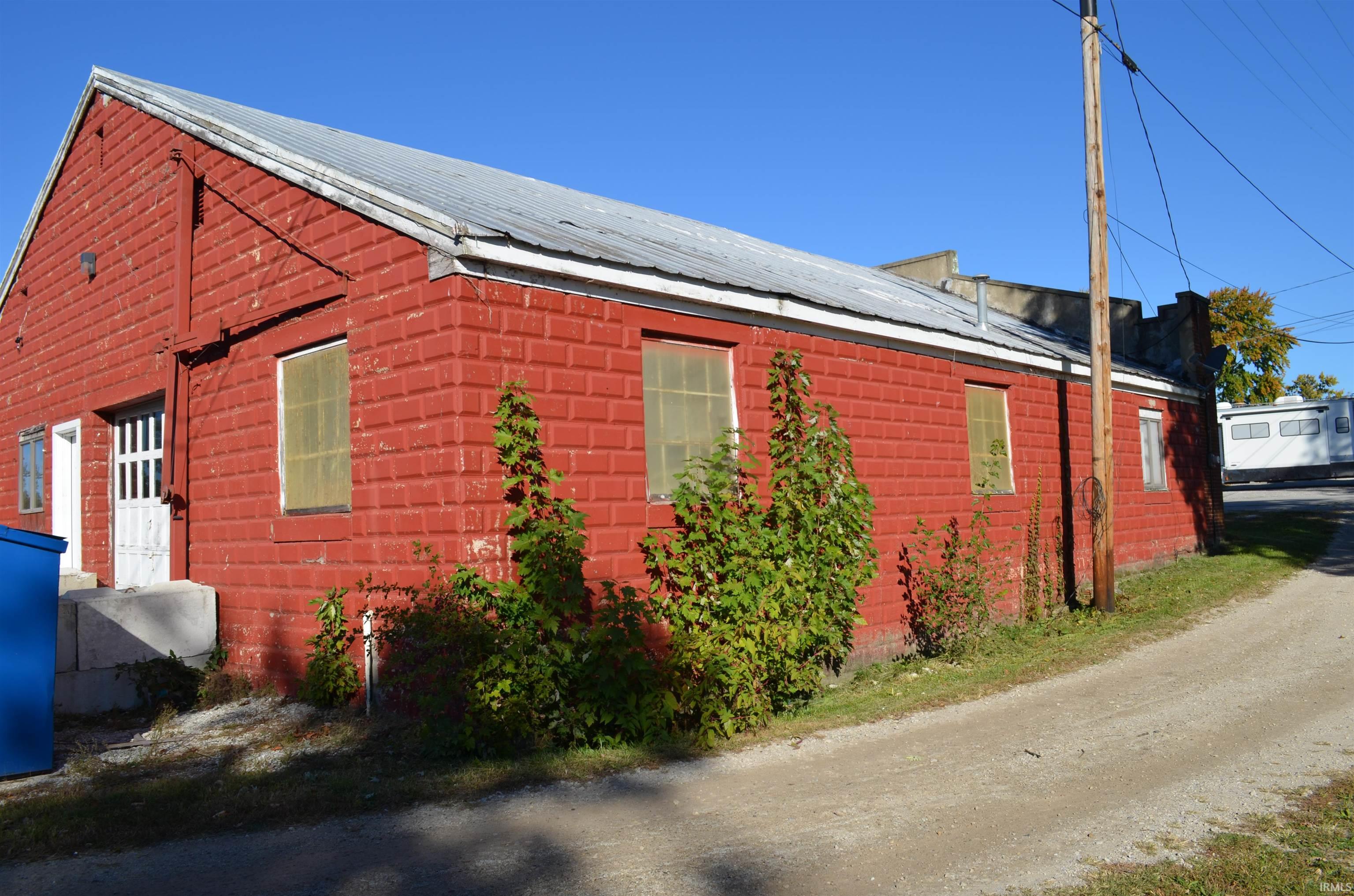 301 W Diamond Avenue