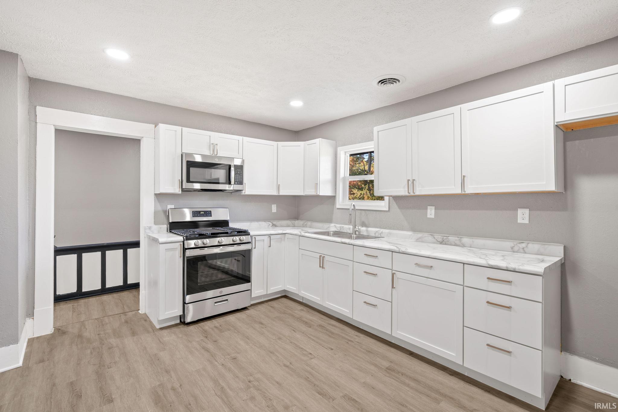 702 N 6th Street