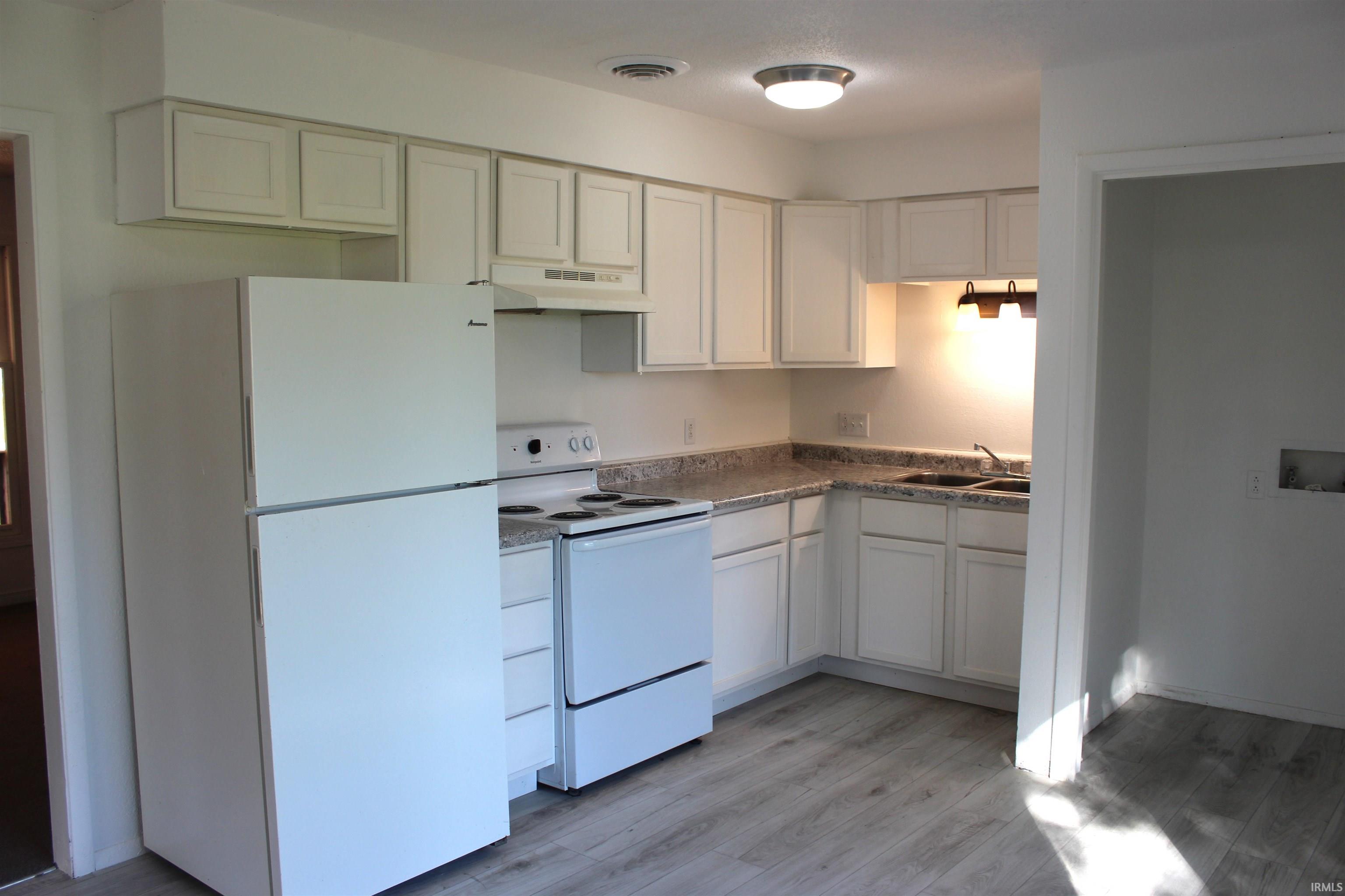 Photo 12 of 308 Clyde Ave