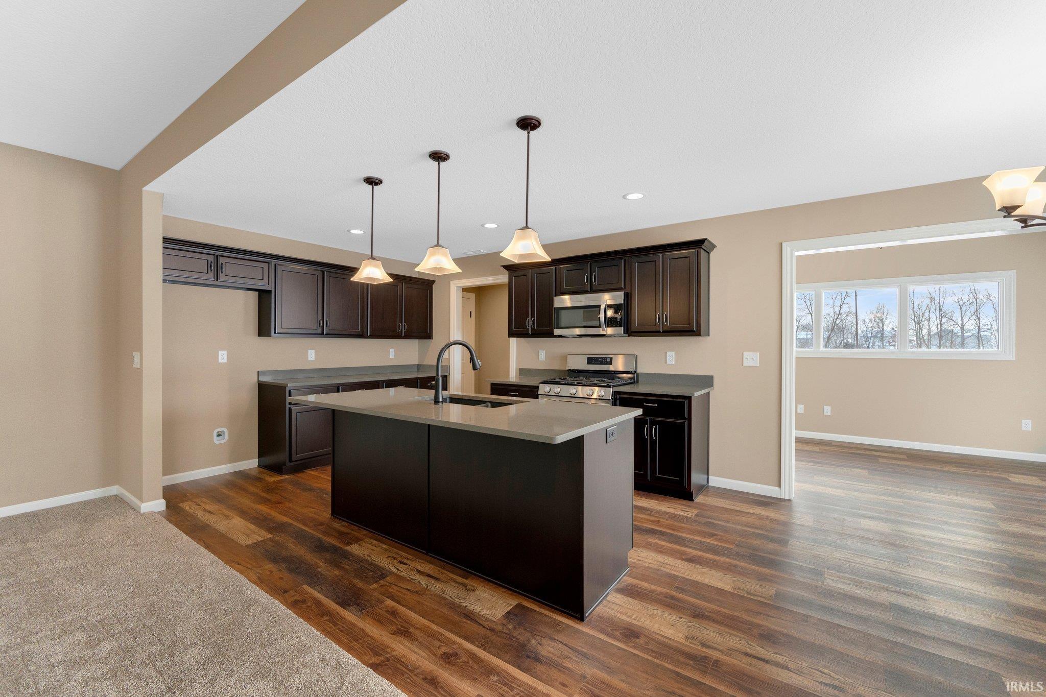 Photo 4 of 817 Zenos Boulevard