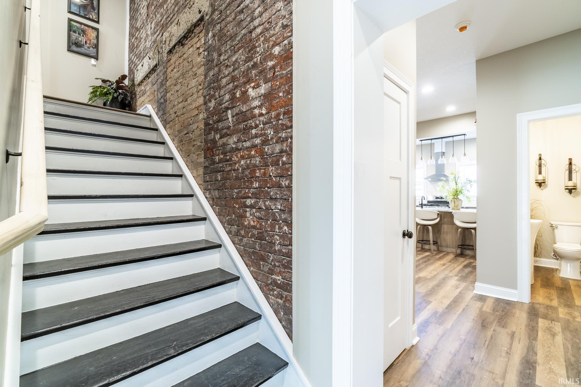 Photo 9 of 801 W Berry Street