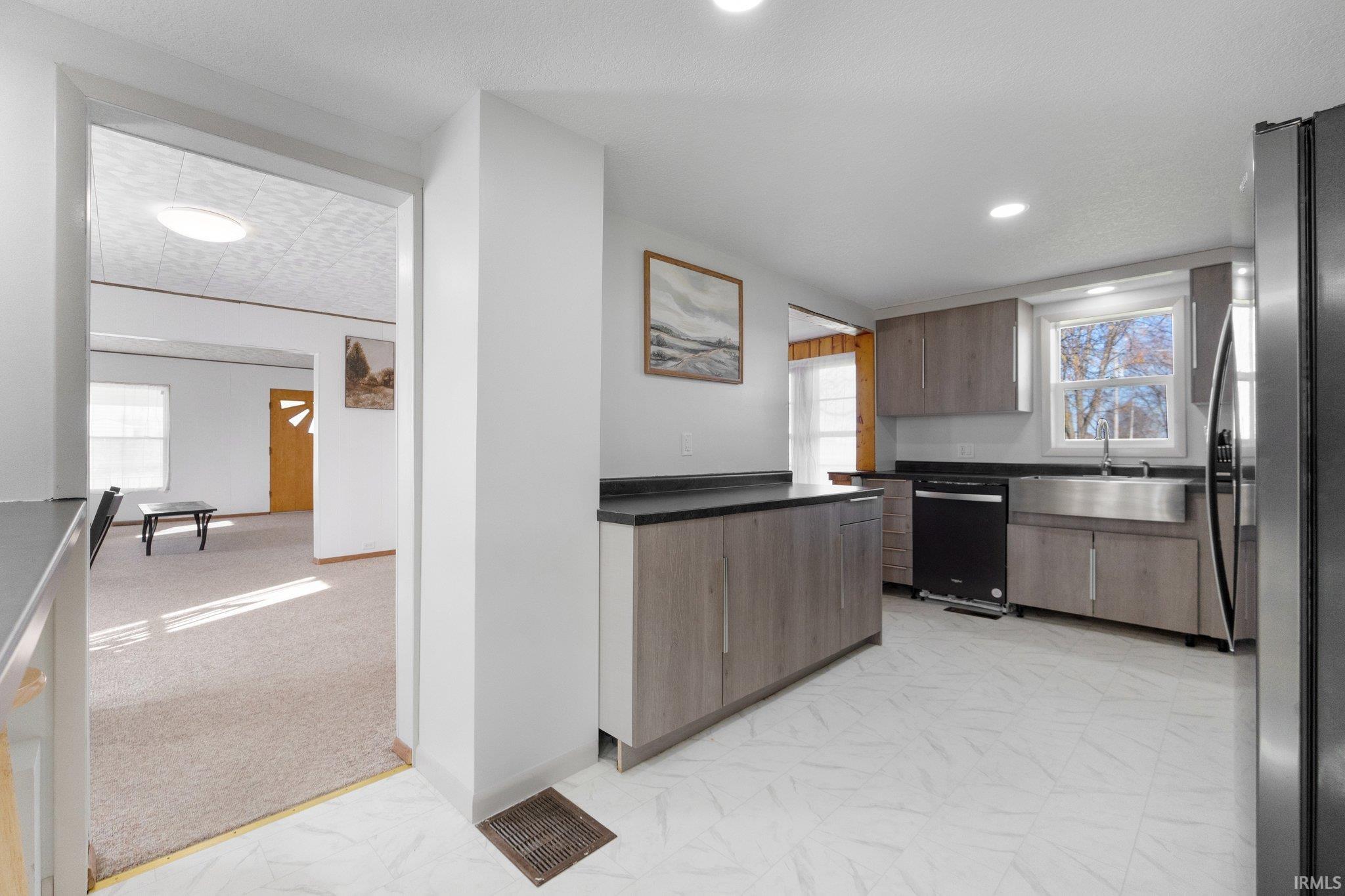 Photo 12 of 4400 N State Road 827