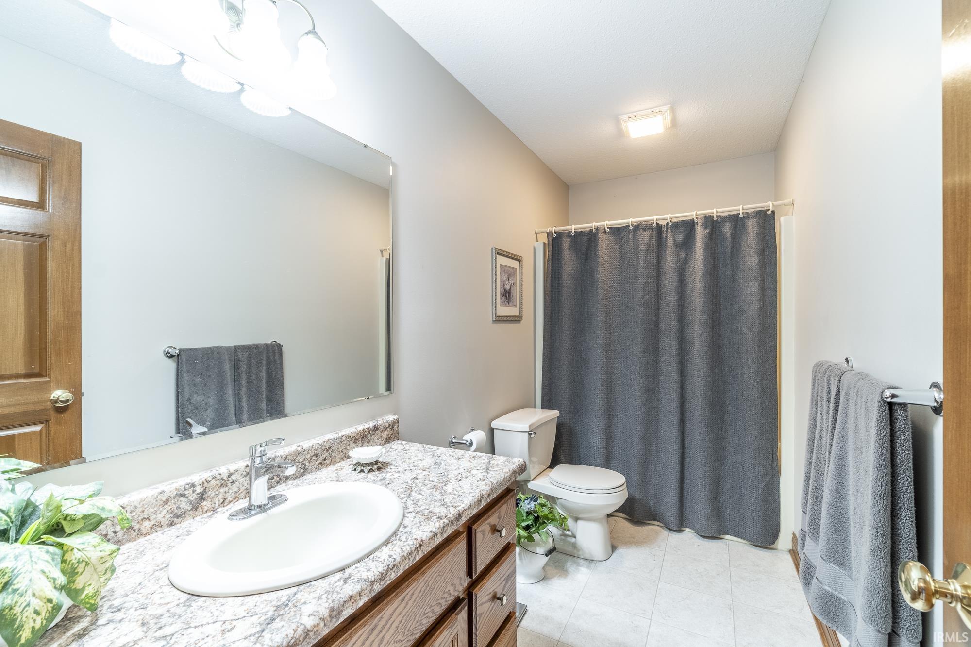Photo 24 of 694 W Vine Street
