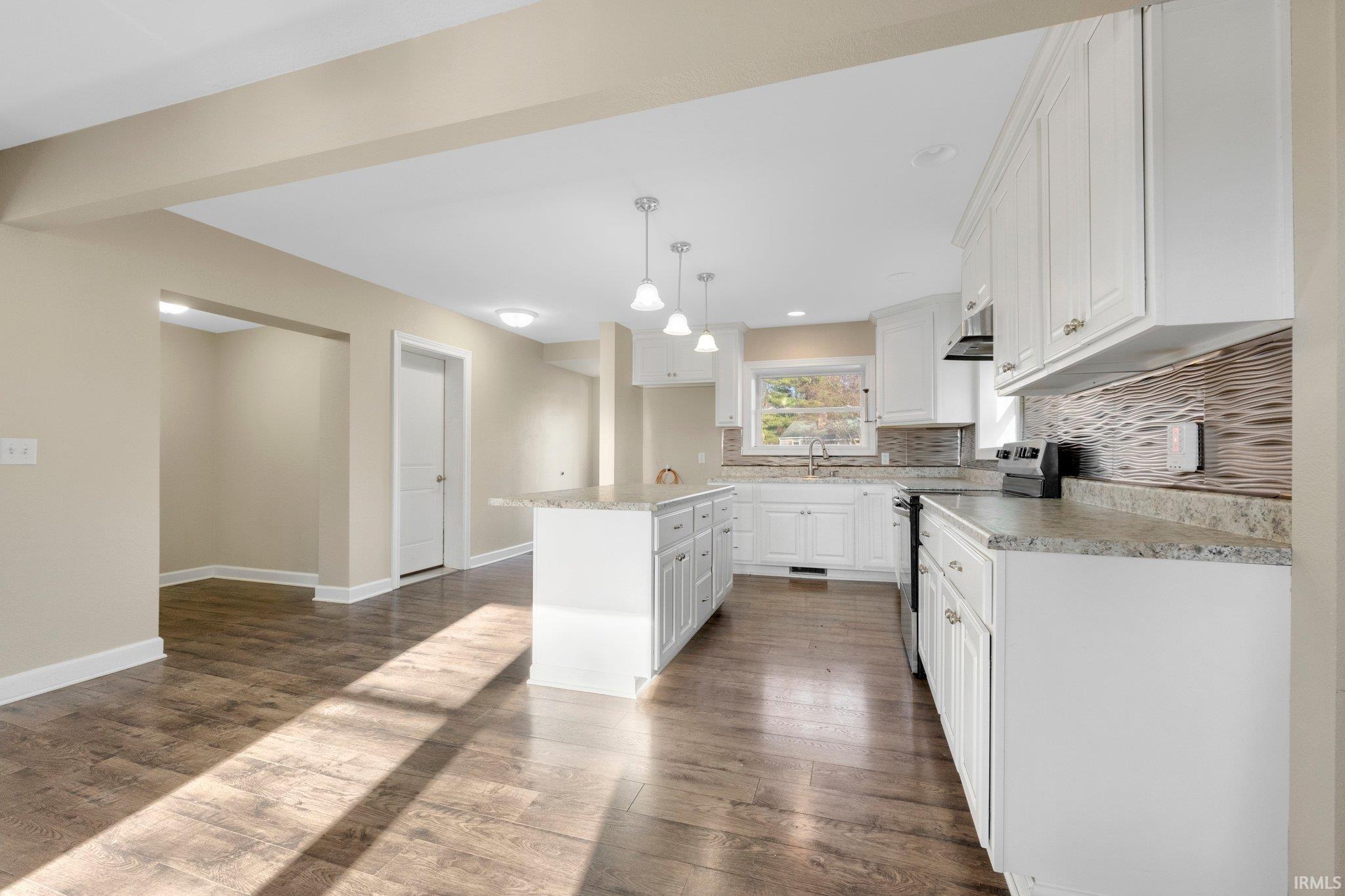 Photo 10 of 6719 Edgebrook Drive