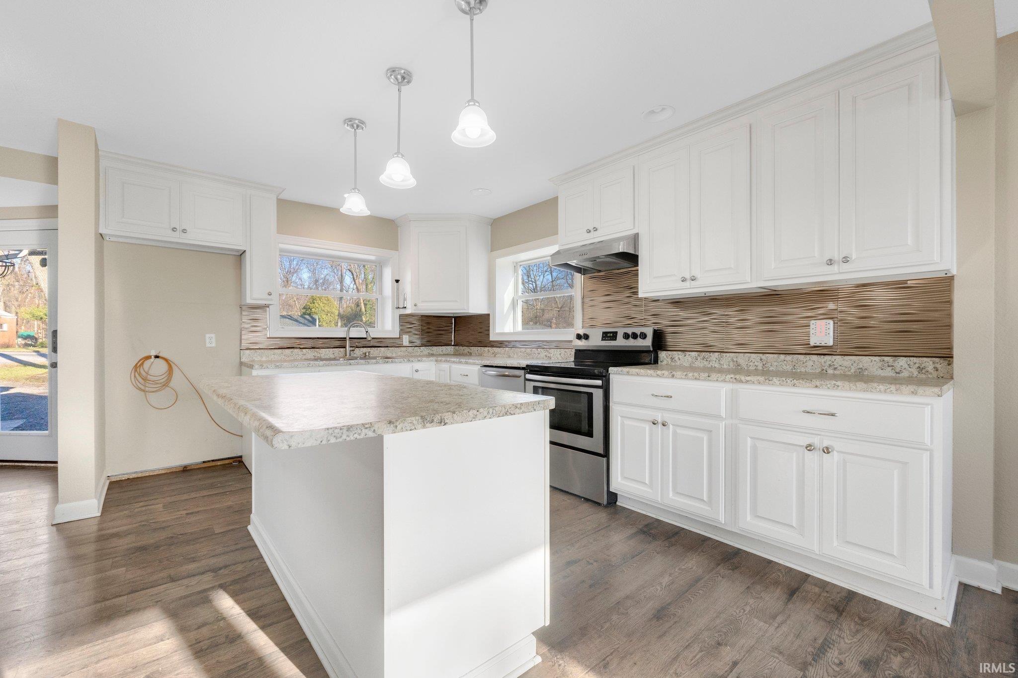 Photo 11 of 6719 Edgebrook Drive