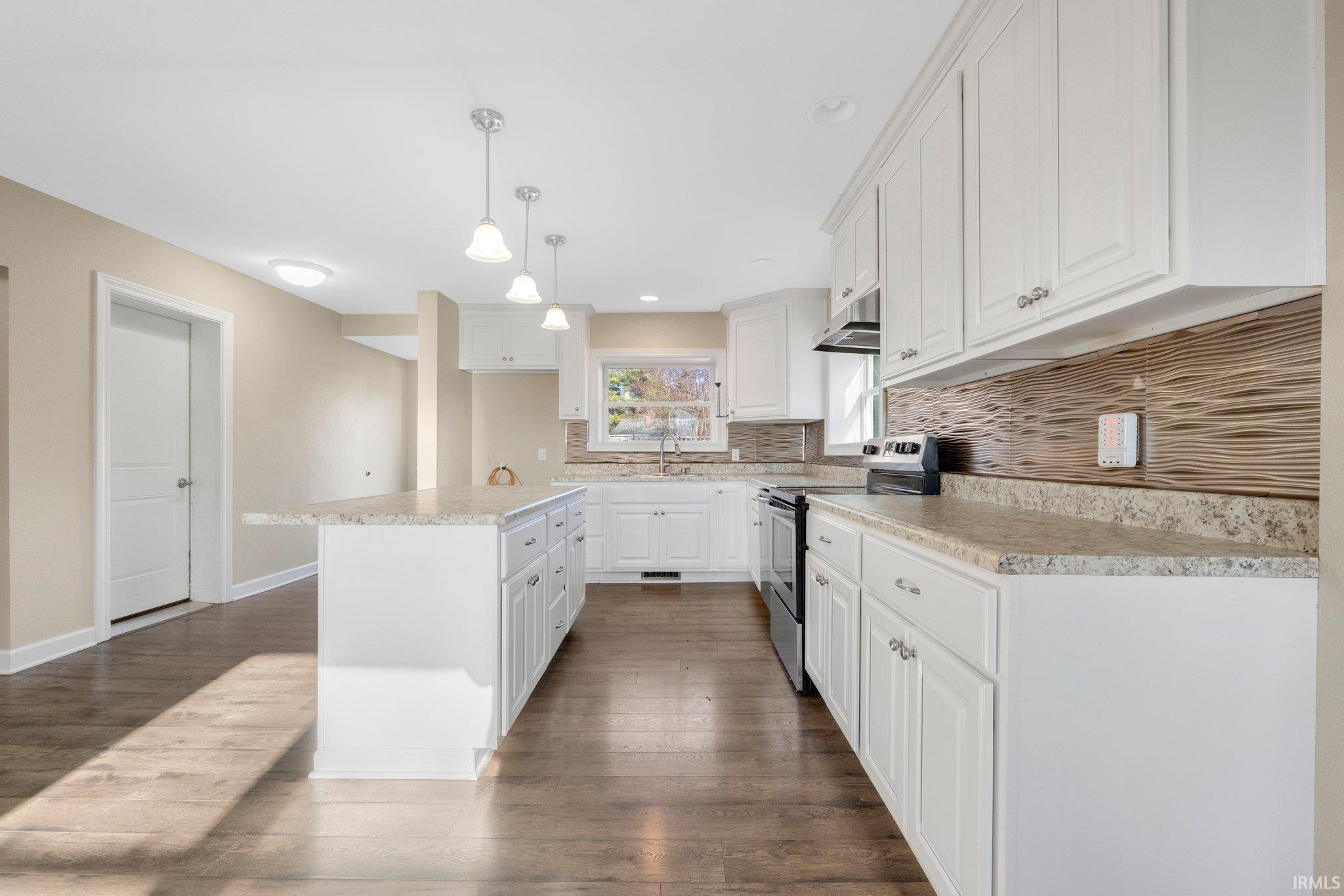 Photo 15 of 6719 Edgebrook Drive