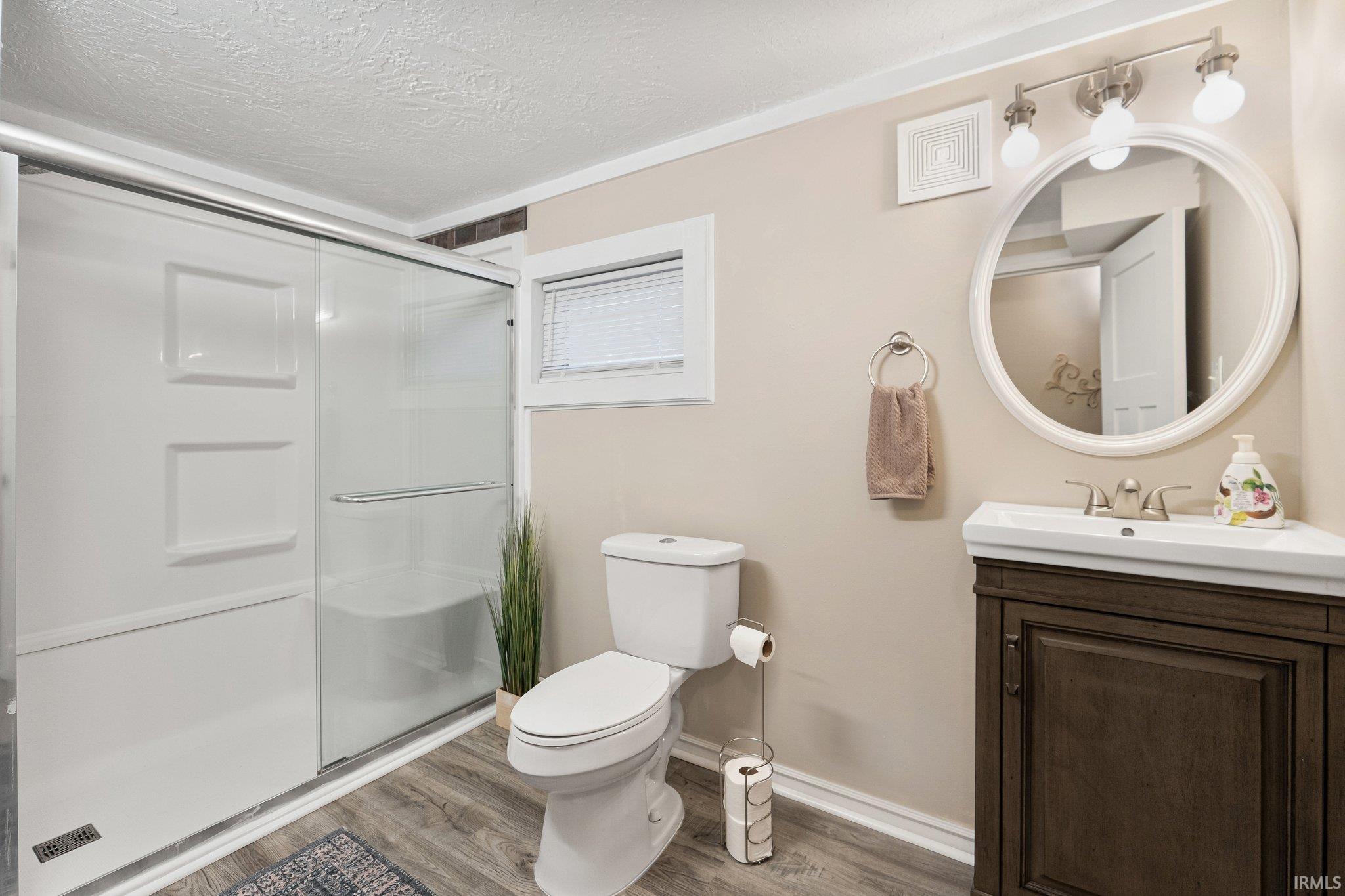 Photo 14 of 2561 E Beech Avenue