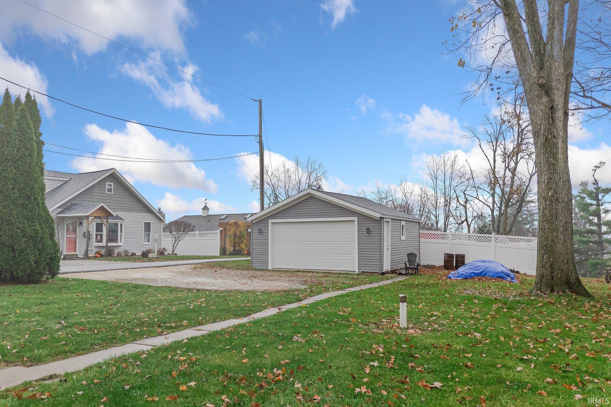 Photo 31 of 2561 E Beech Avenue