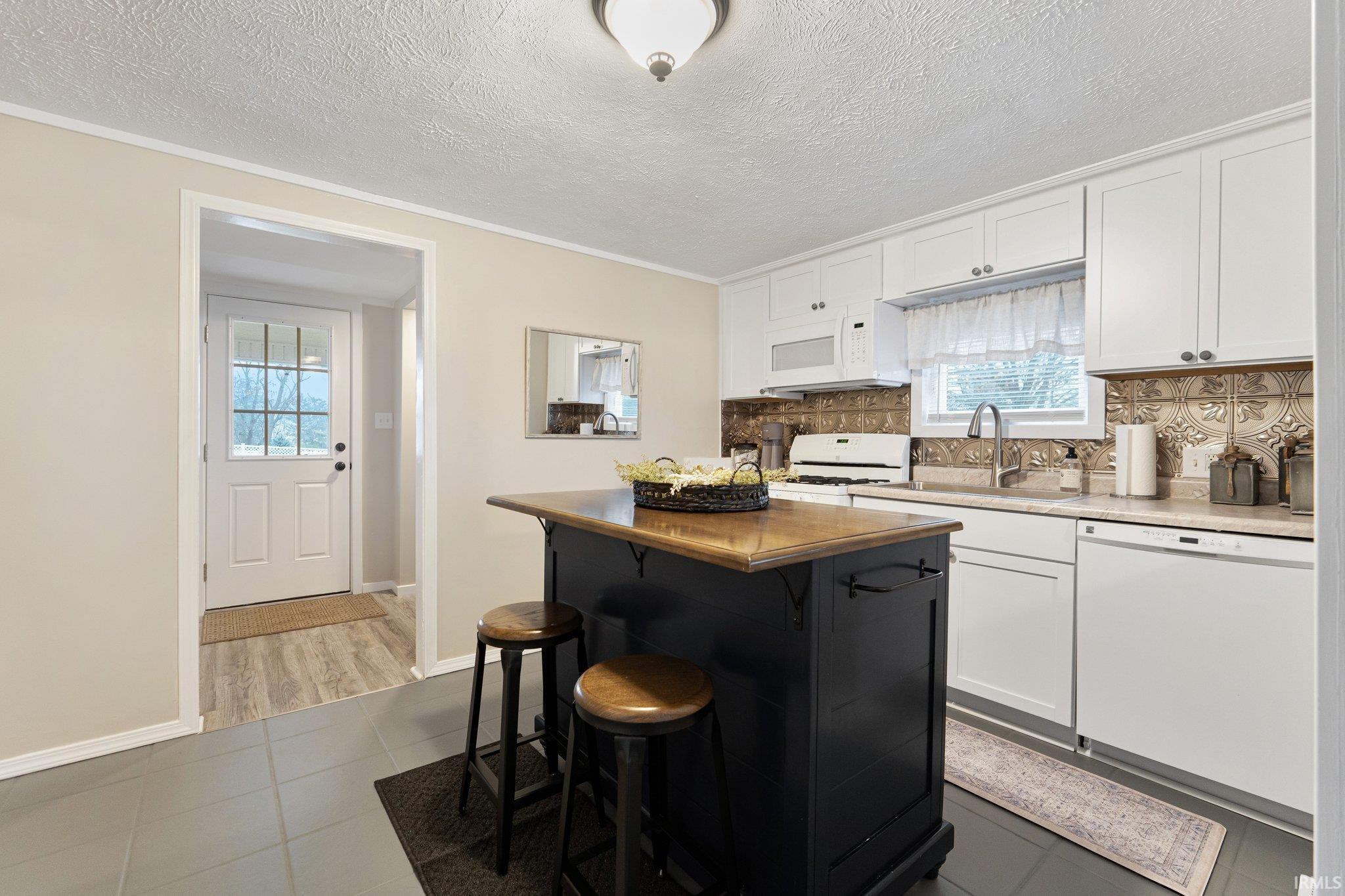 Photo 9 of 2561 E Beech Avenue