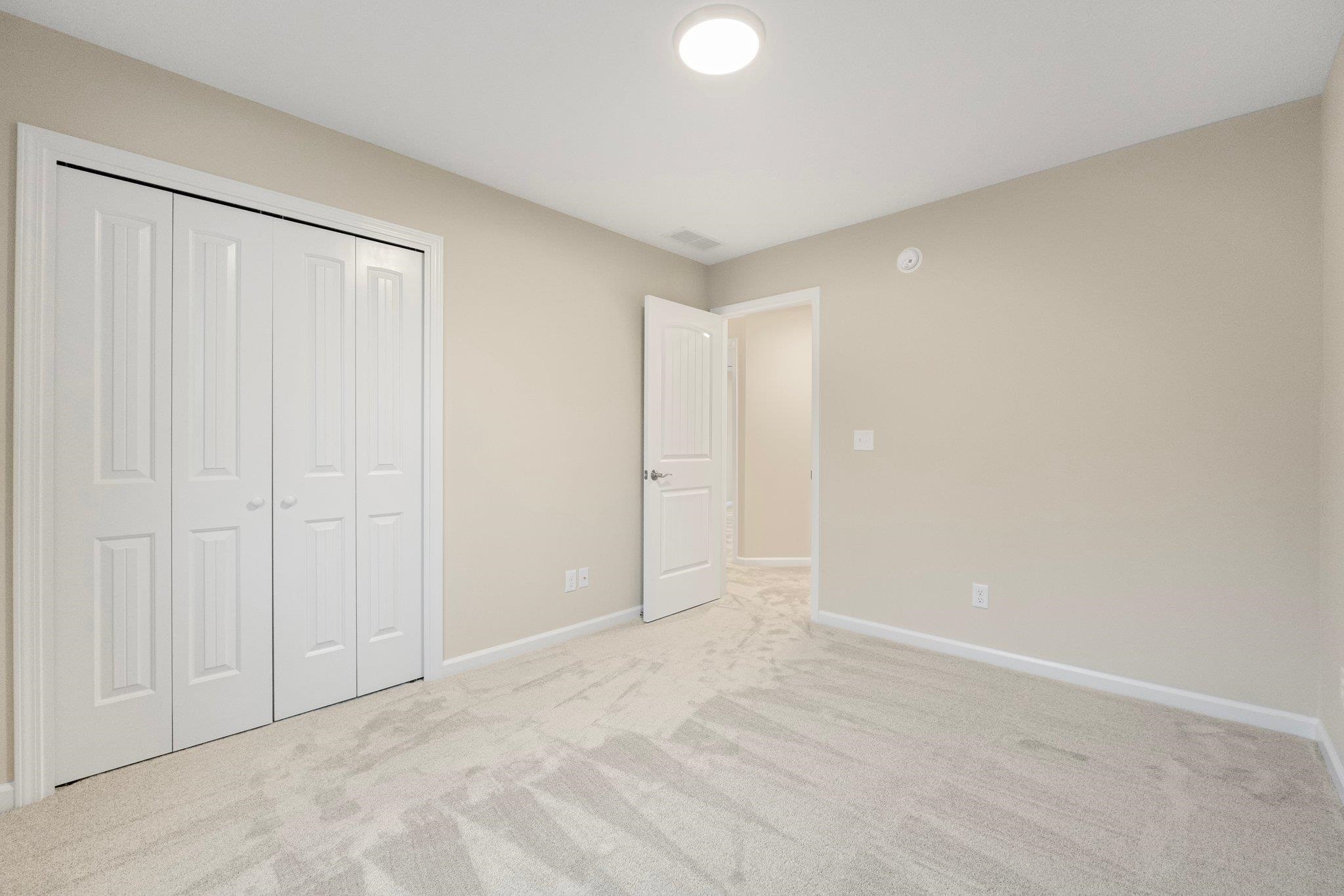 Photo 10 of 305 E Toledo Street