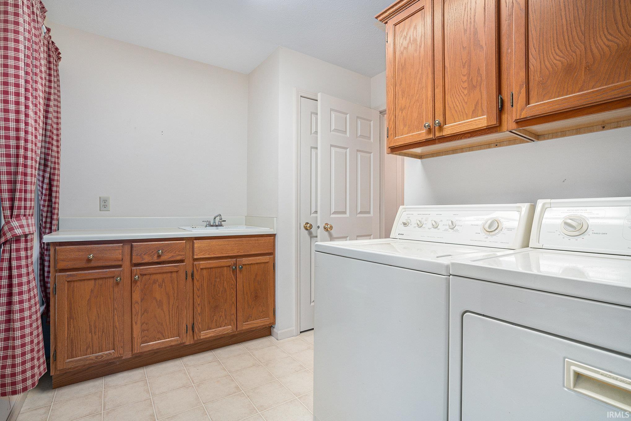 Photo 15 of 1706 Amberwood Drive