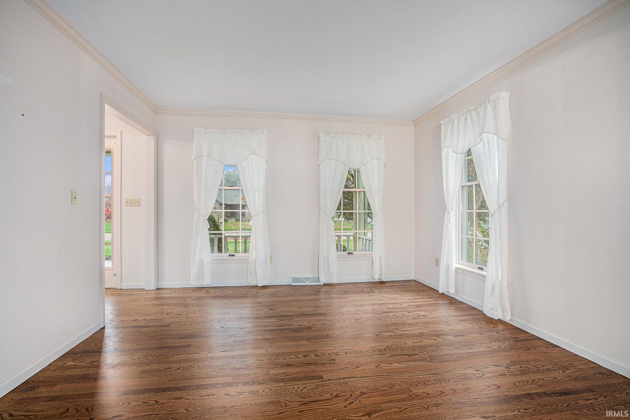 Photo 5 of 1706 Amberwood Drive
