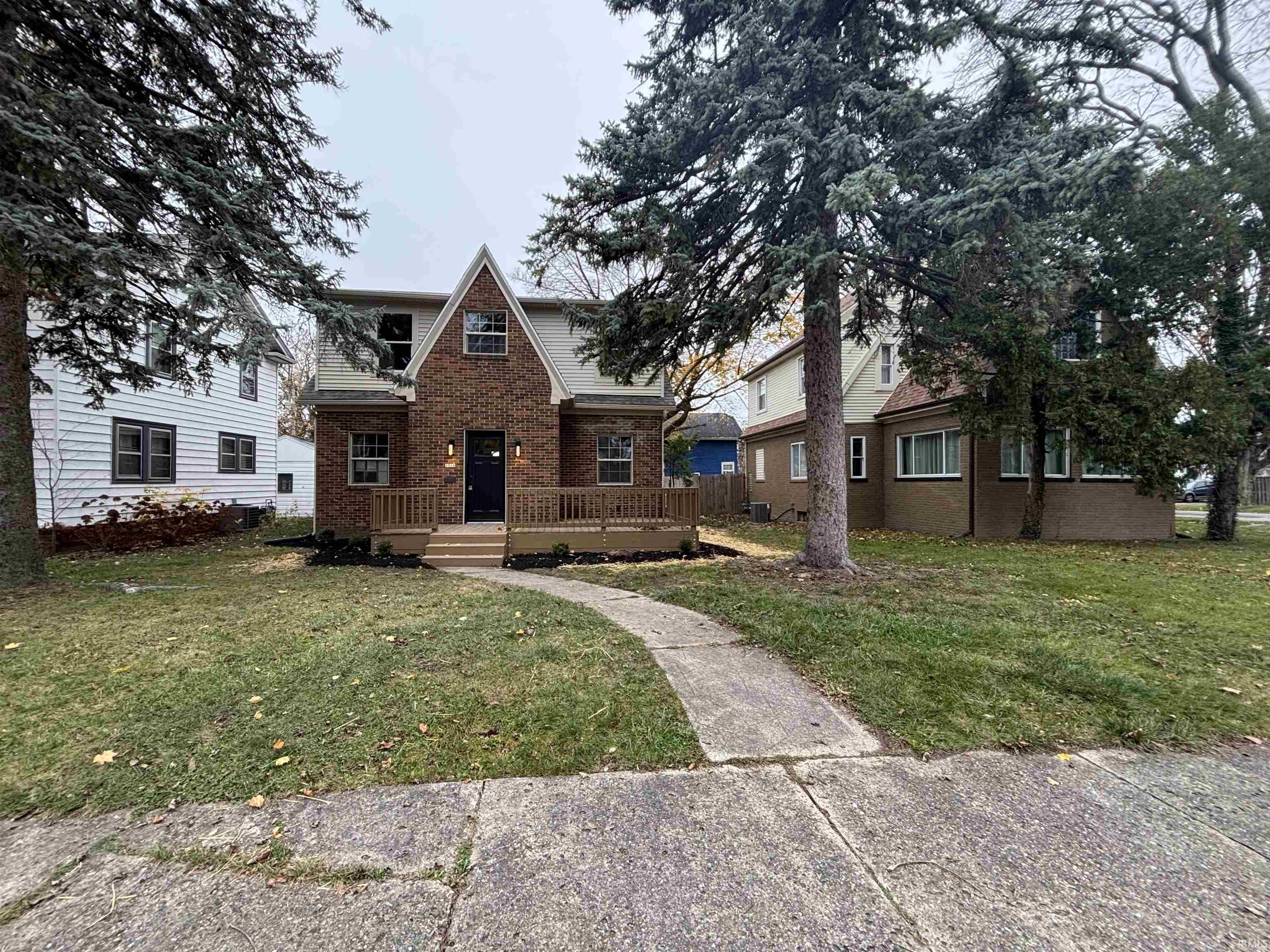 Photo 0 of 1219 N Anthony Boulevard