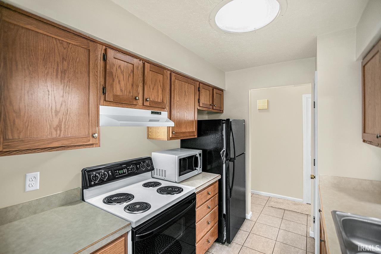 Photo 11 of 1650 Woodfield Court