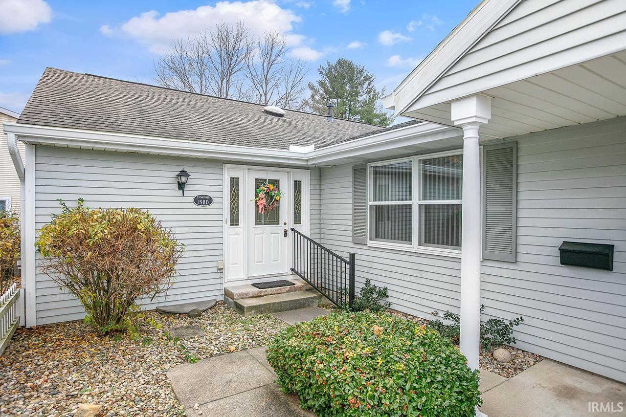 Photo 3 of 1650 Woodfield Court