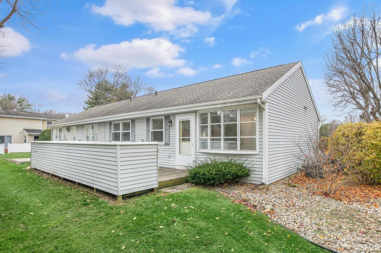Photo 4 of 1650 Woodfield Court