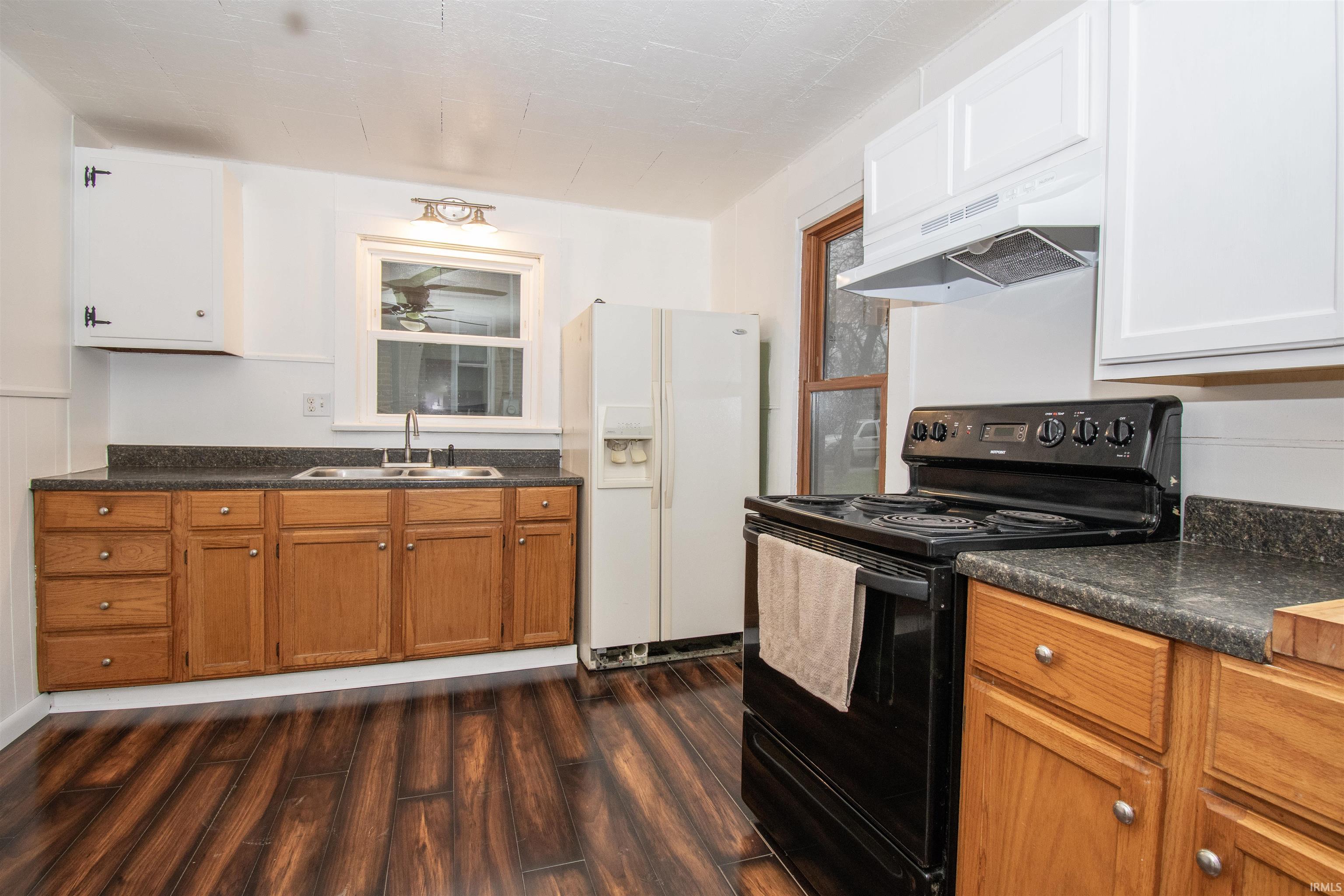Photo 12 of 405 S Hamsher Street