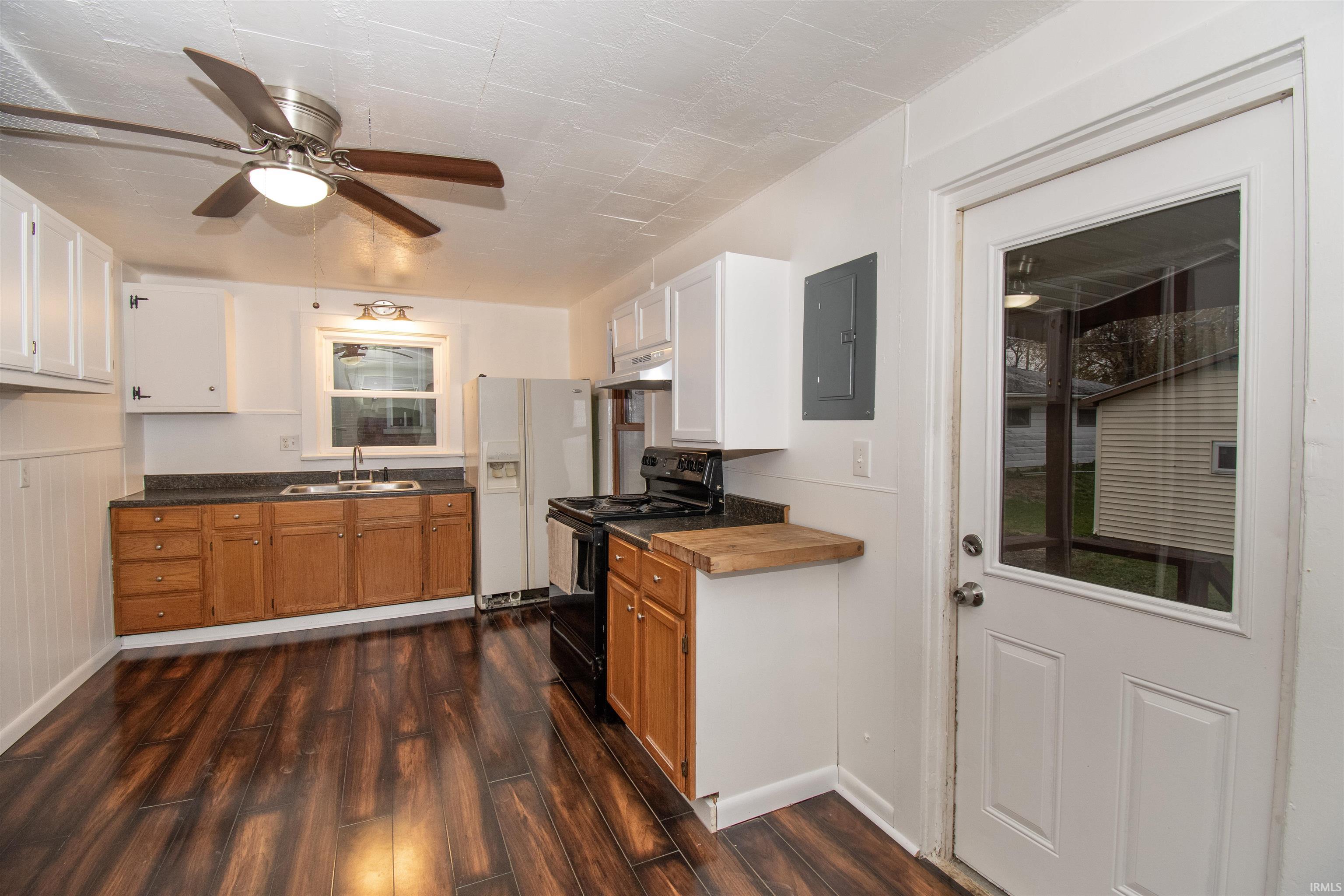 Photo 9 of 405 S Hamsher Street