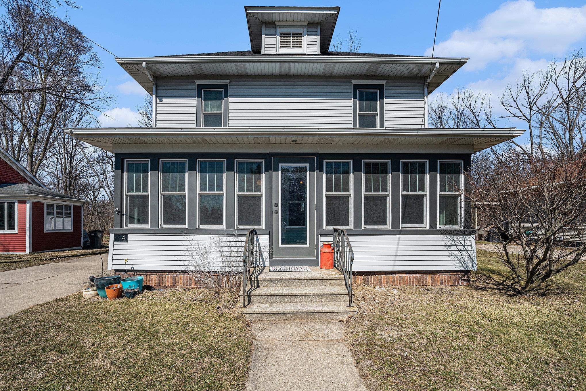 Photo 0 of 604 W Vistula Street