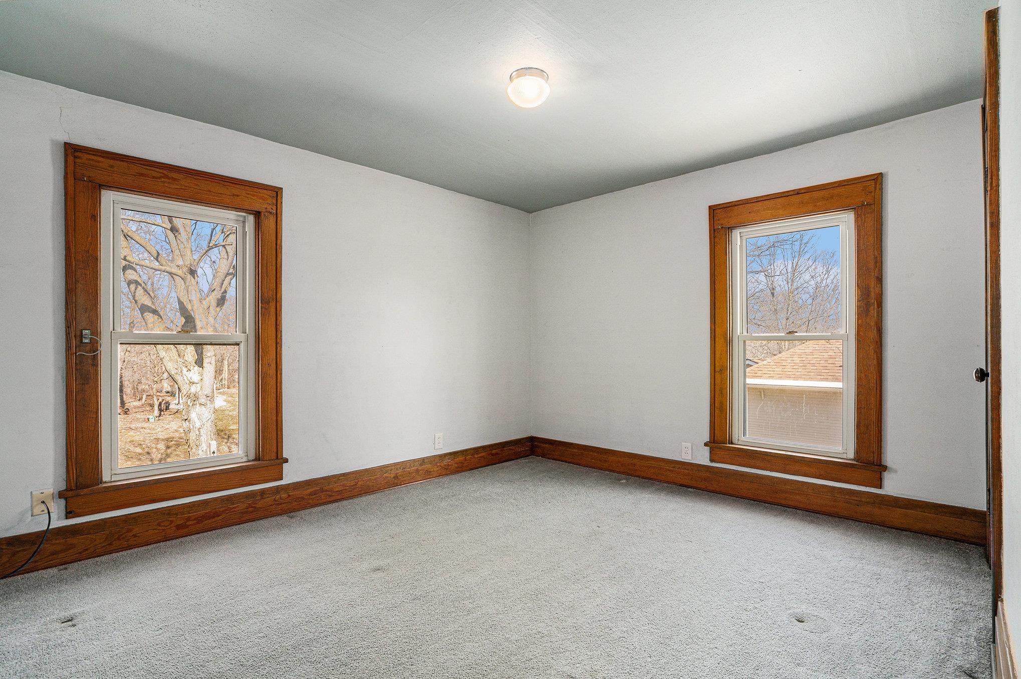 Photo 15 of 604 W Vistula Street