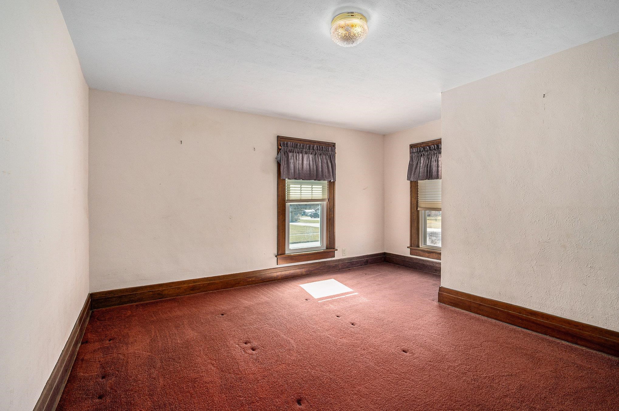 Photo 16 of 604 W Vistula Street