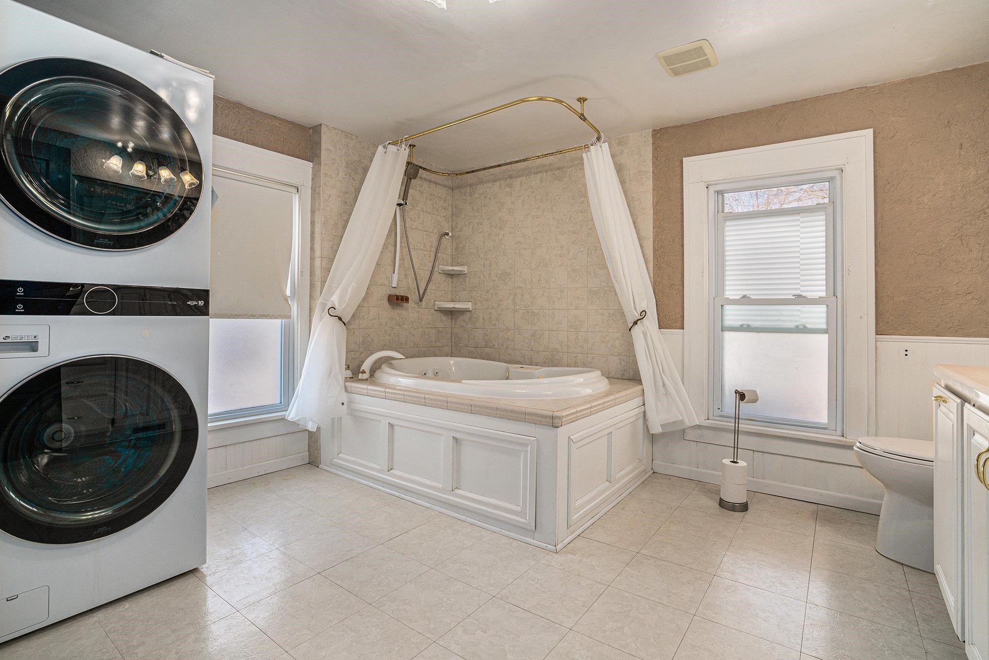 Photo 18 of 604 W Vistula Street