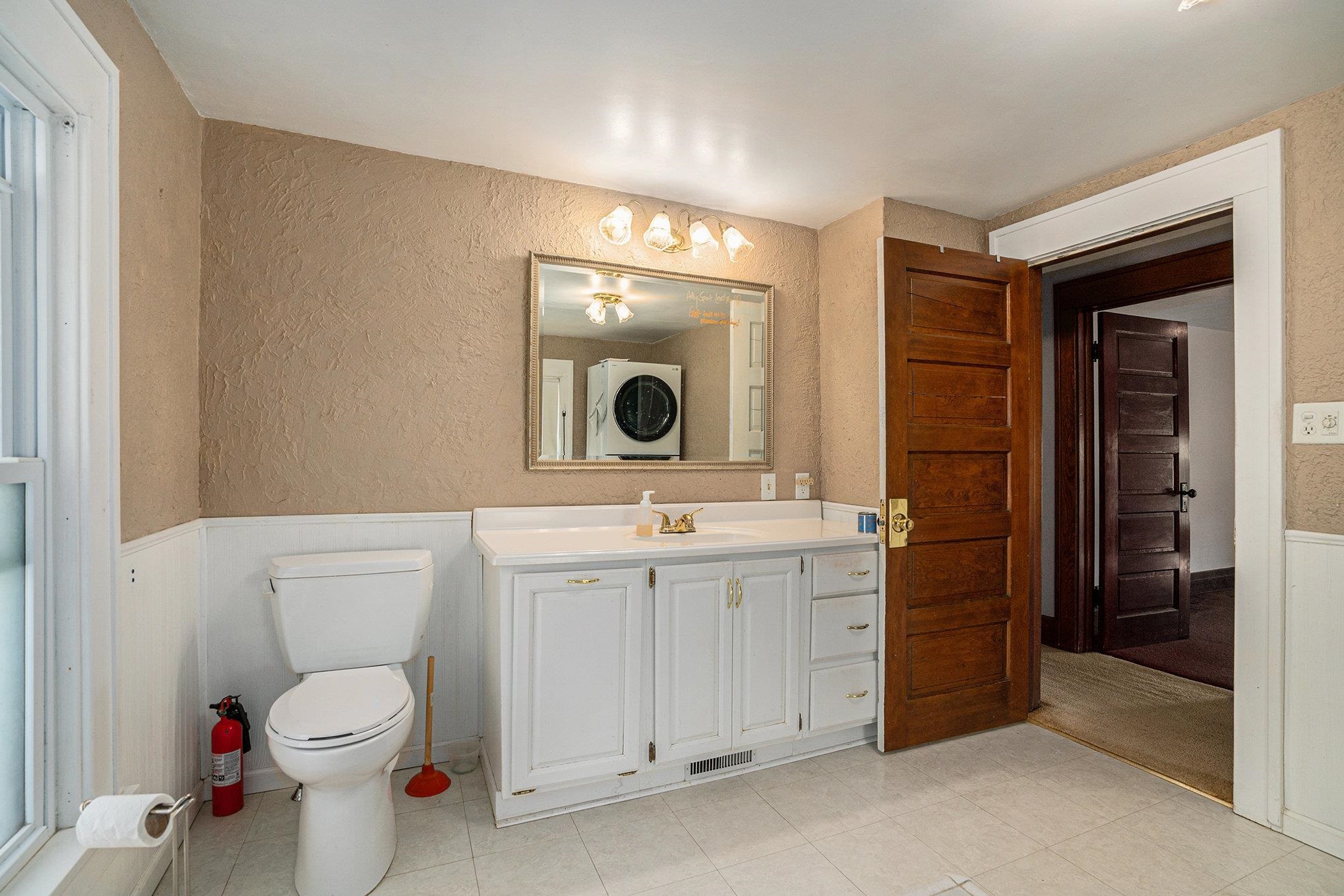 Photo 19 of 604 W Vistula Street
