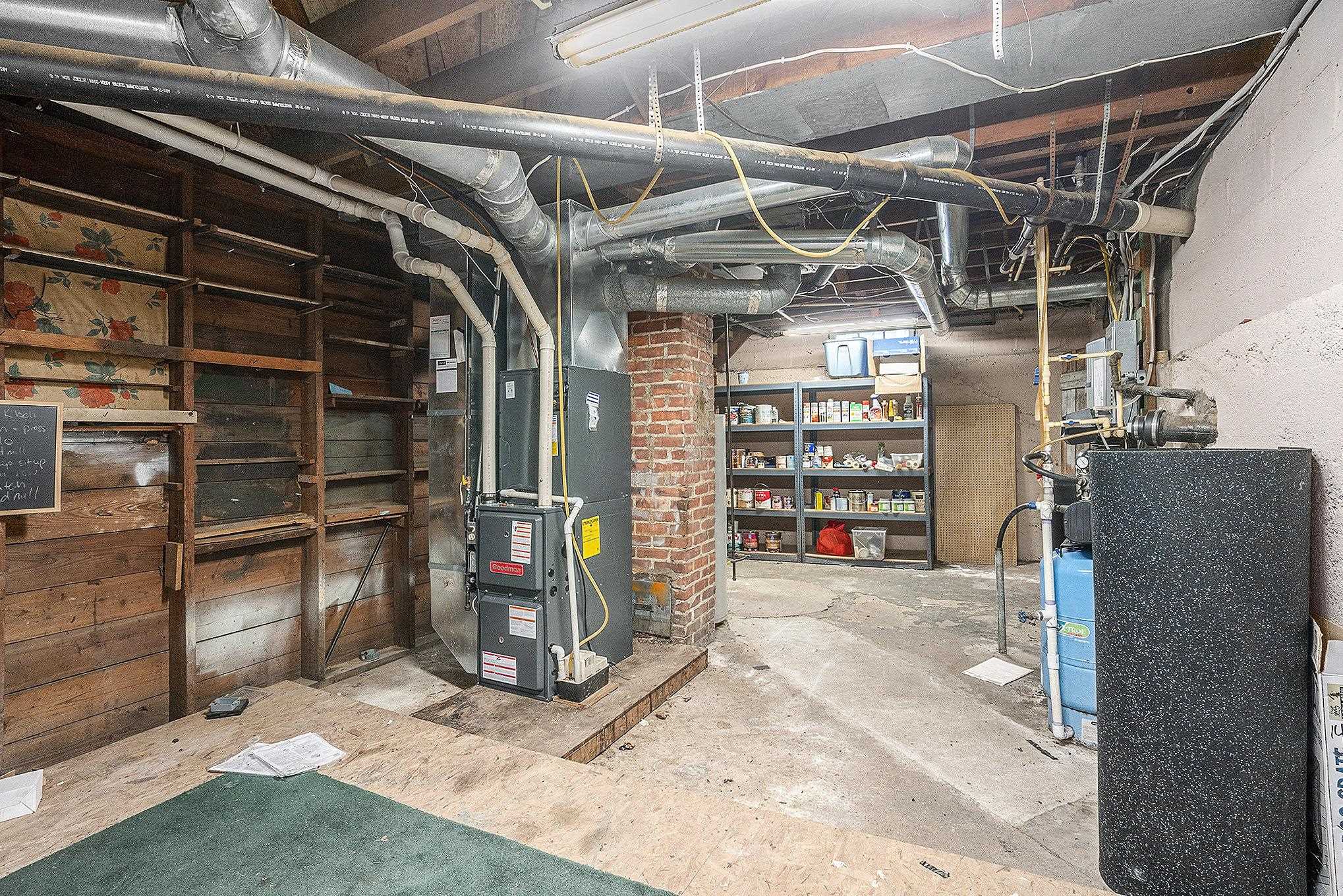 Photo 23 of 604 W Vistula Street