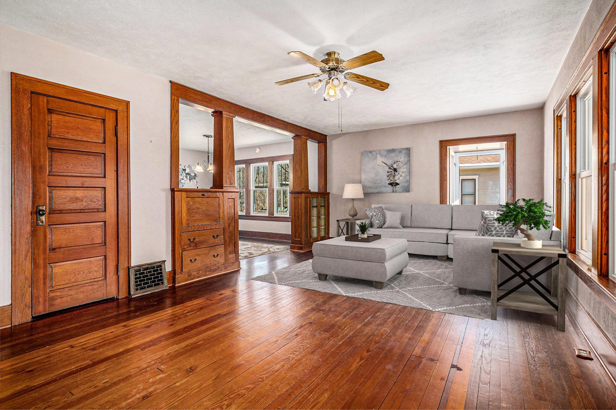 Photo 4 of 604 W Vistula Street