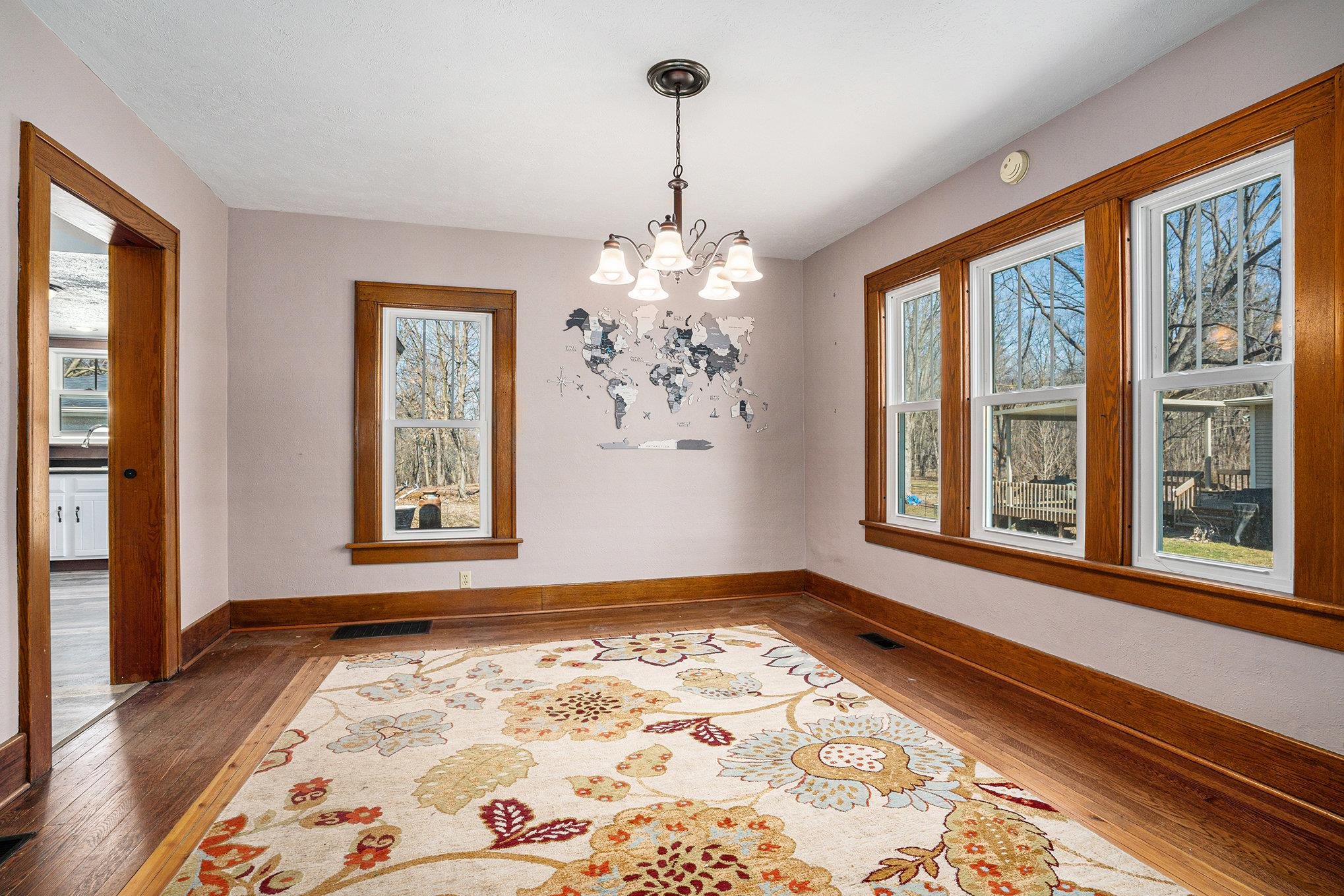 Photo 9 of 604 W Vistula Street