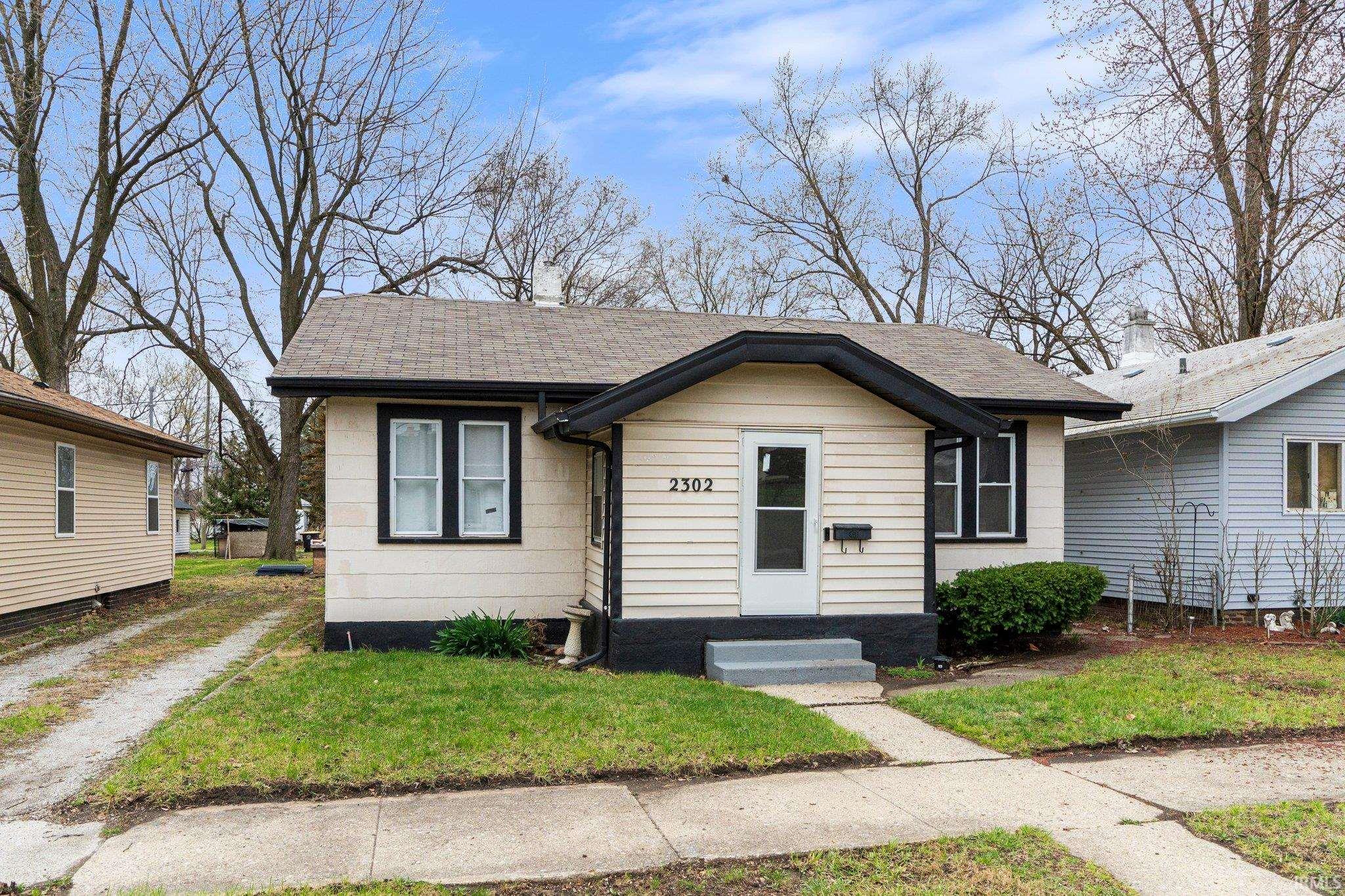 Photo 2 of 2302 Eby Avenue