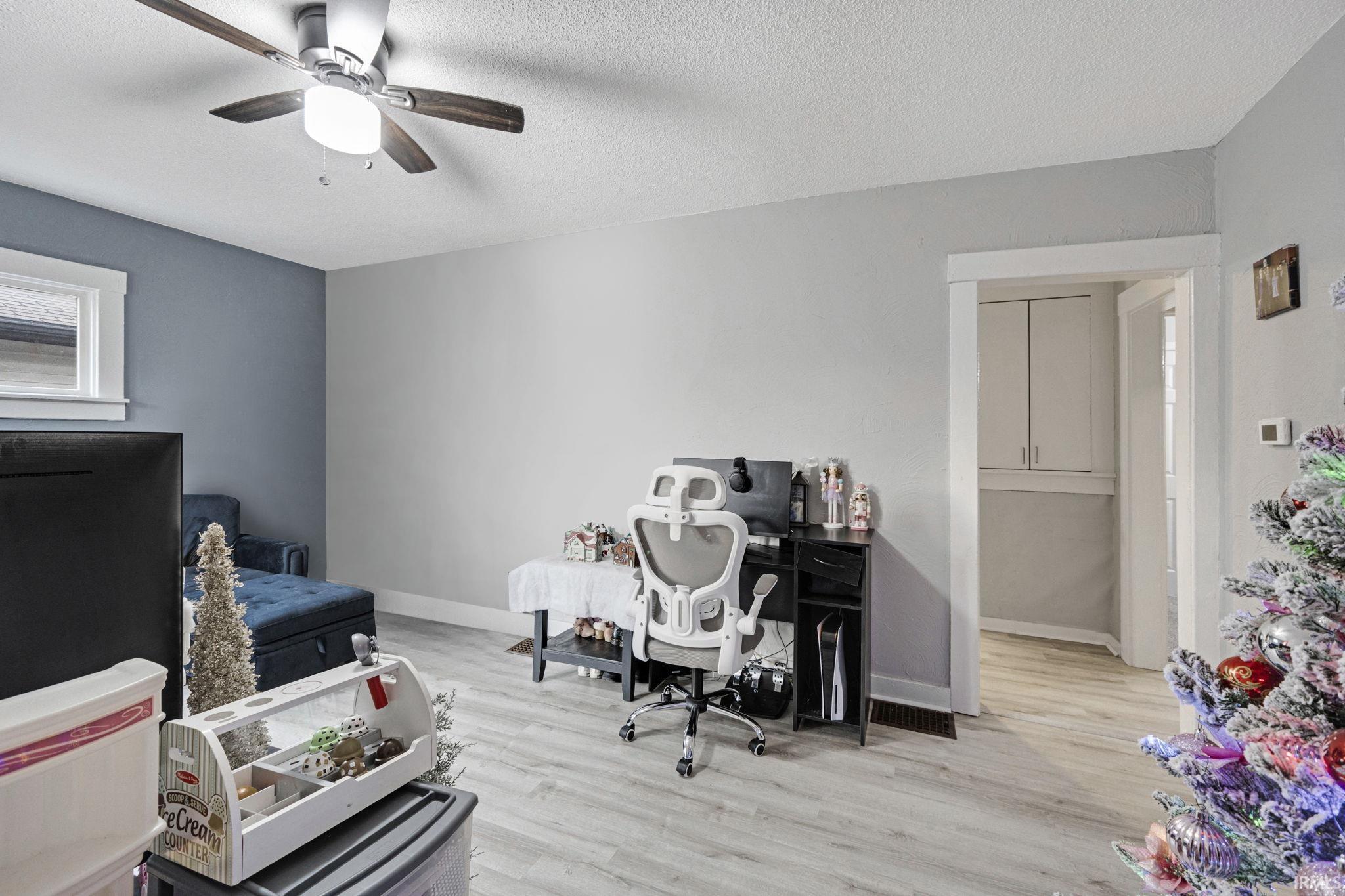Photo 8 of 2302 Eby Avenue