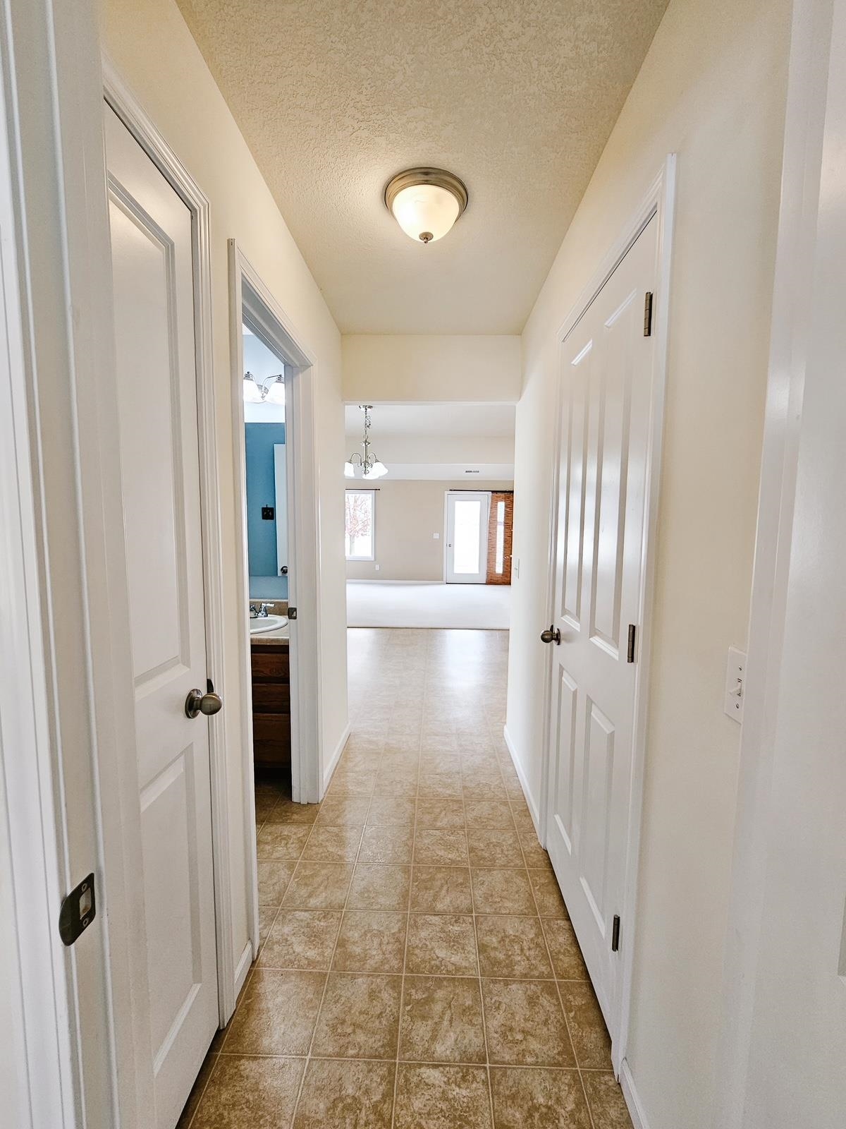 Photo 3 of 808 Heatherwood Lane