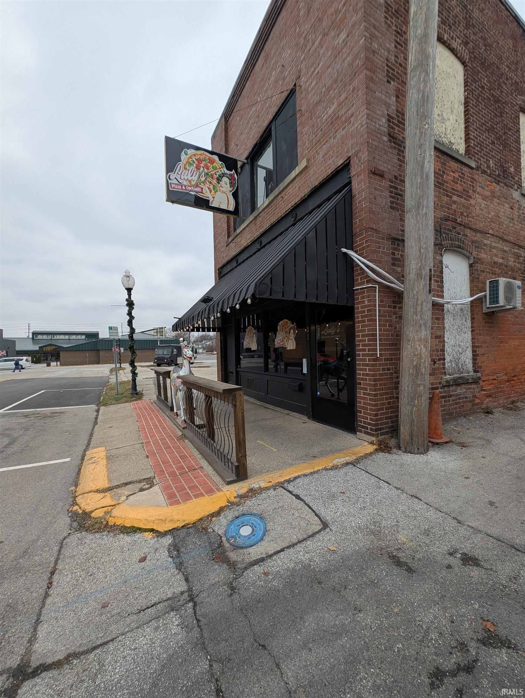 Photo 5 of 32 W Washington Street