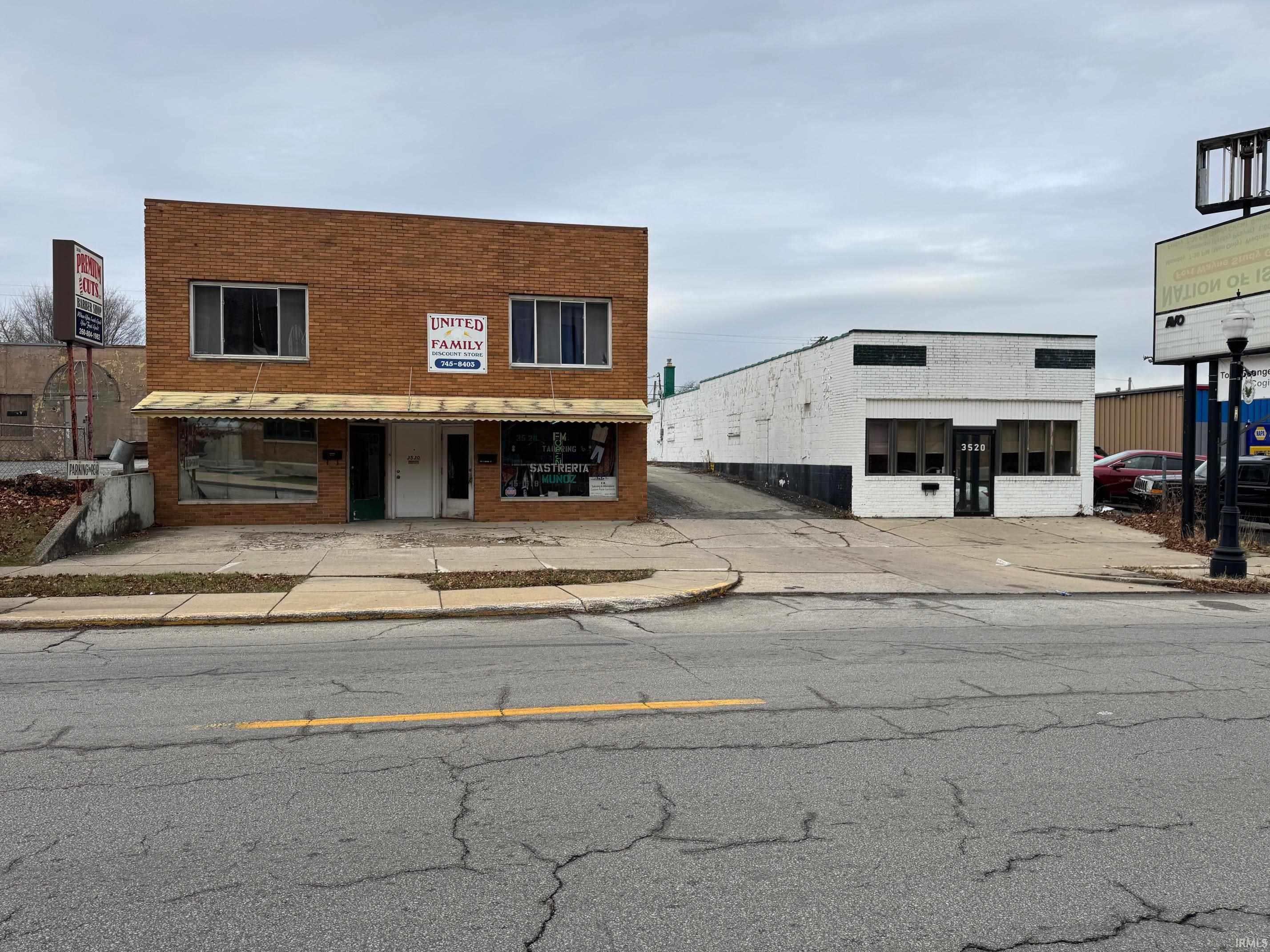 Photo 1 of 3520 S Calhoun Street