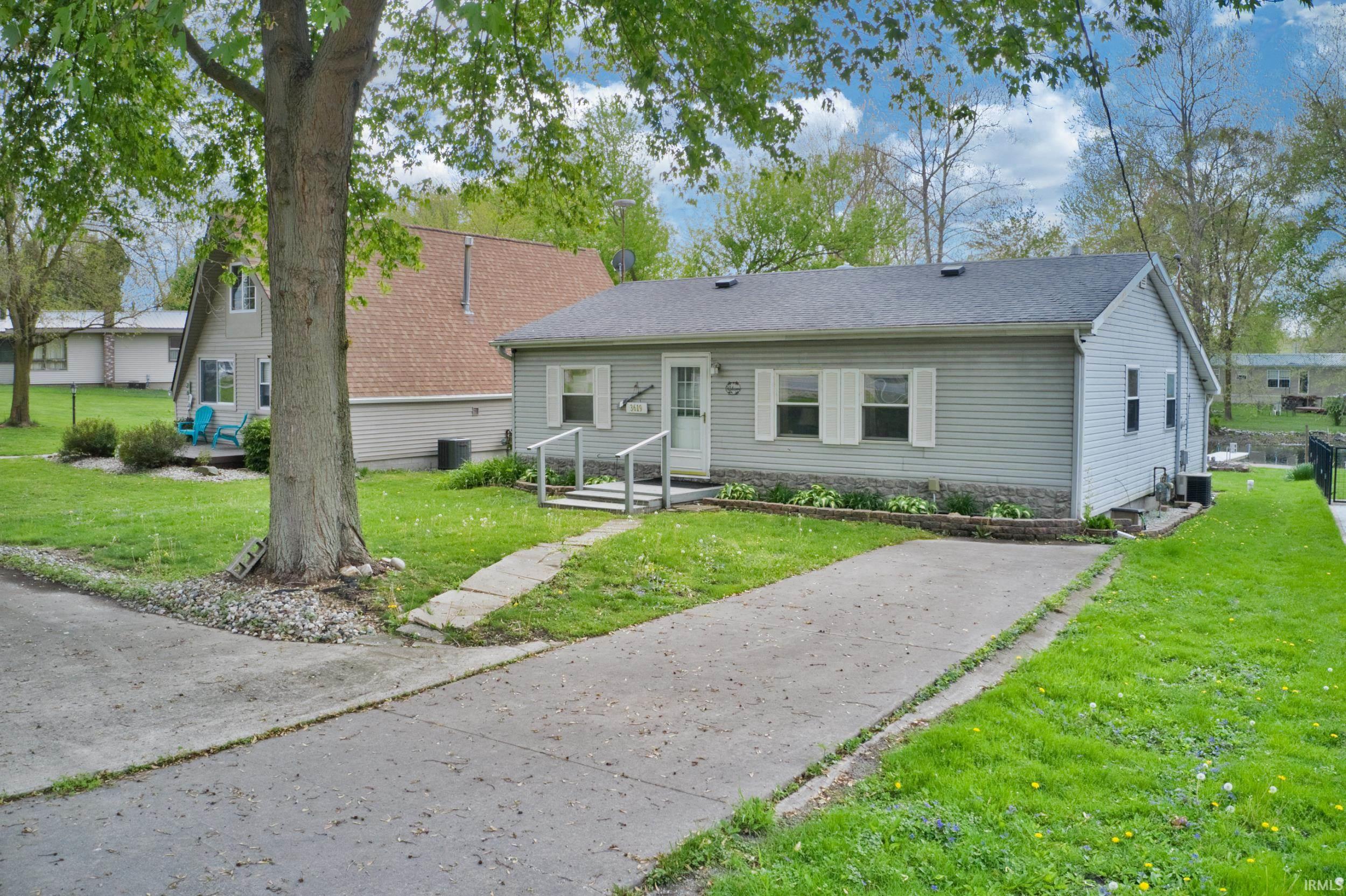 Photo 1 of 3619 N. St. Rd. 13