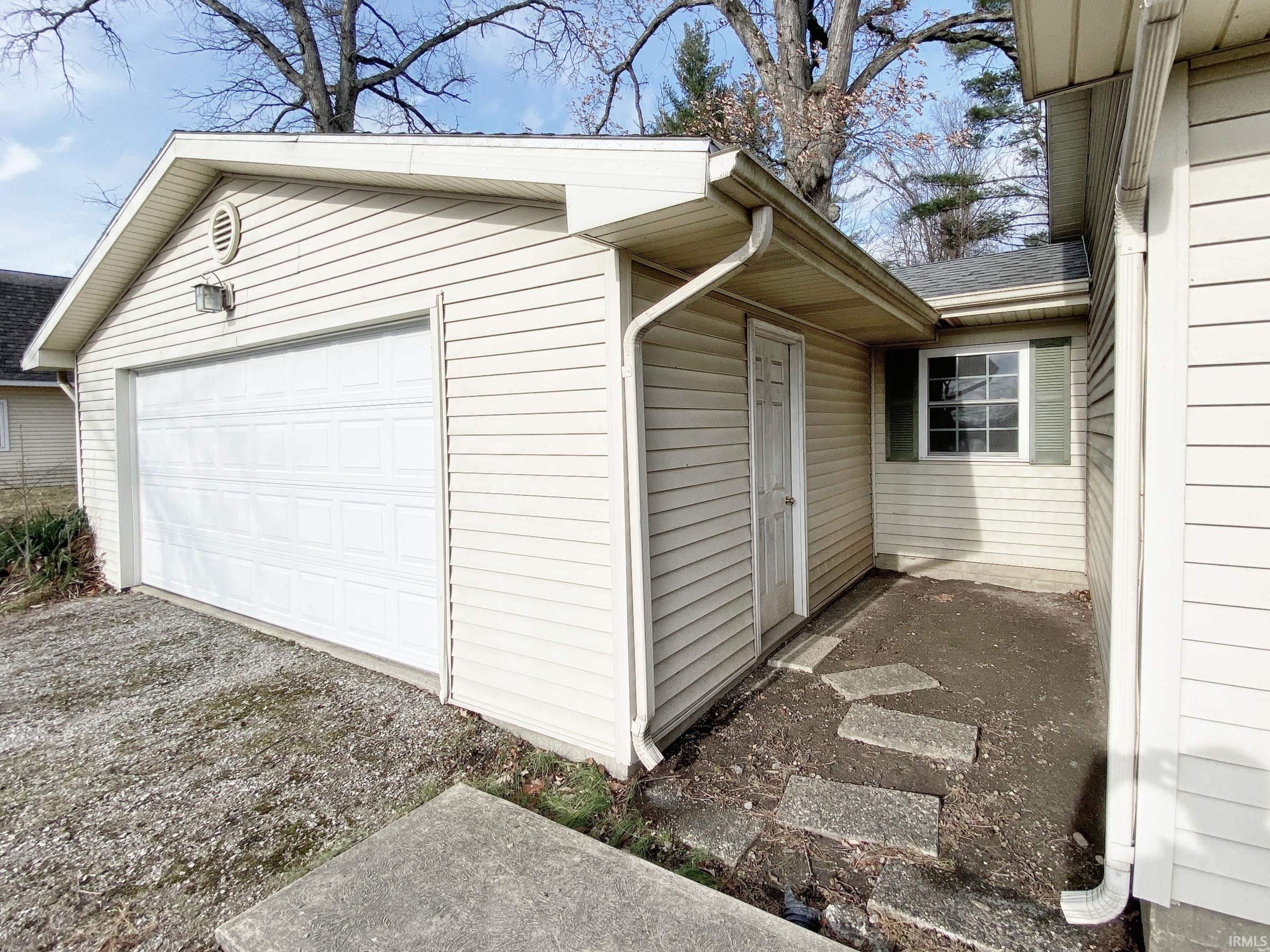 1761 E Poplar Road