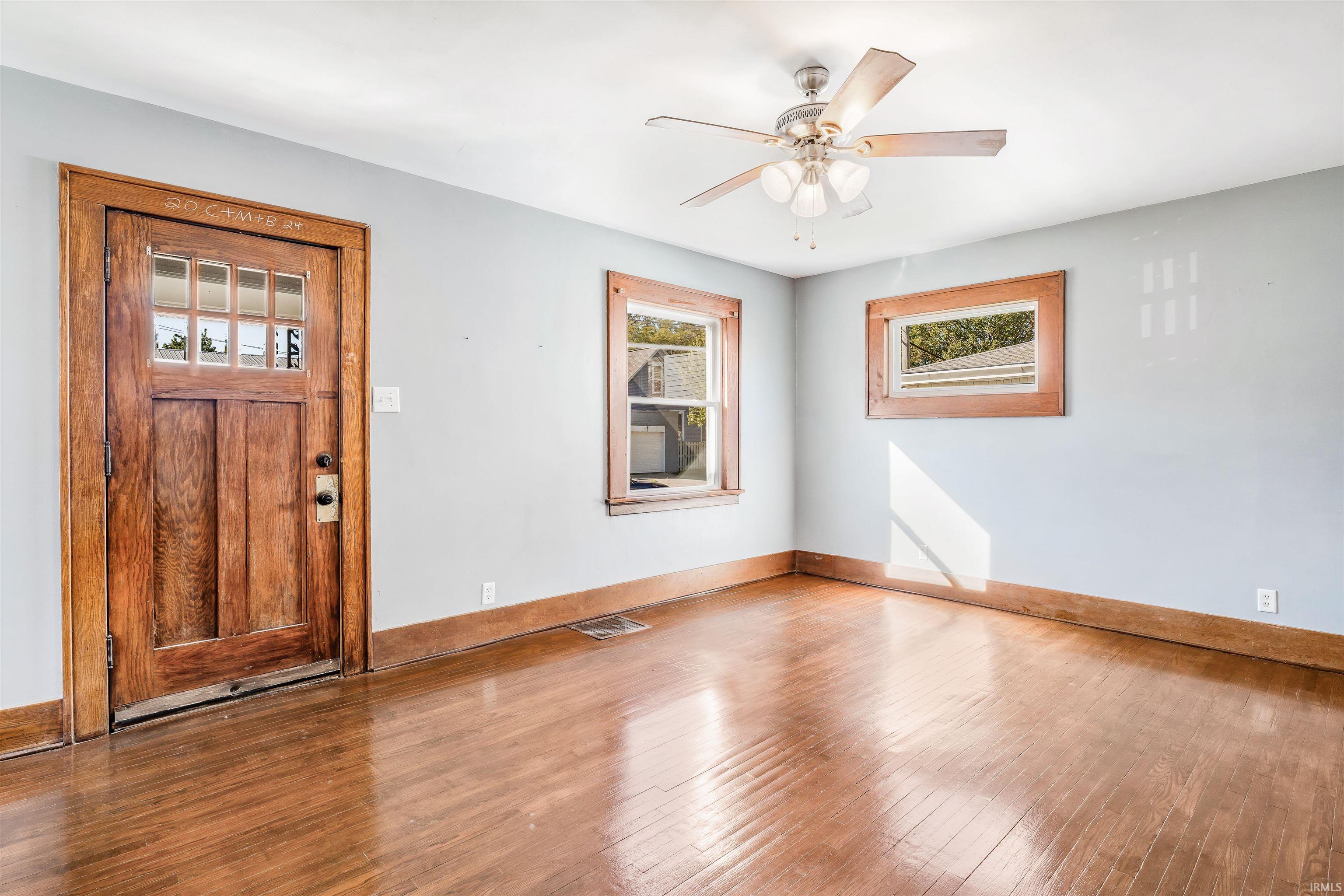Photo 3 of 1120 Putnam Street