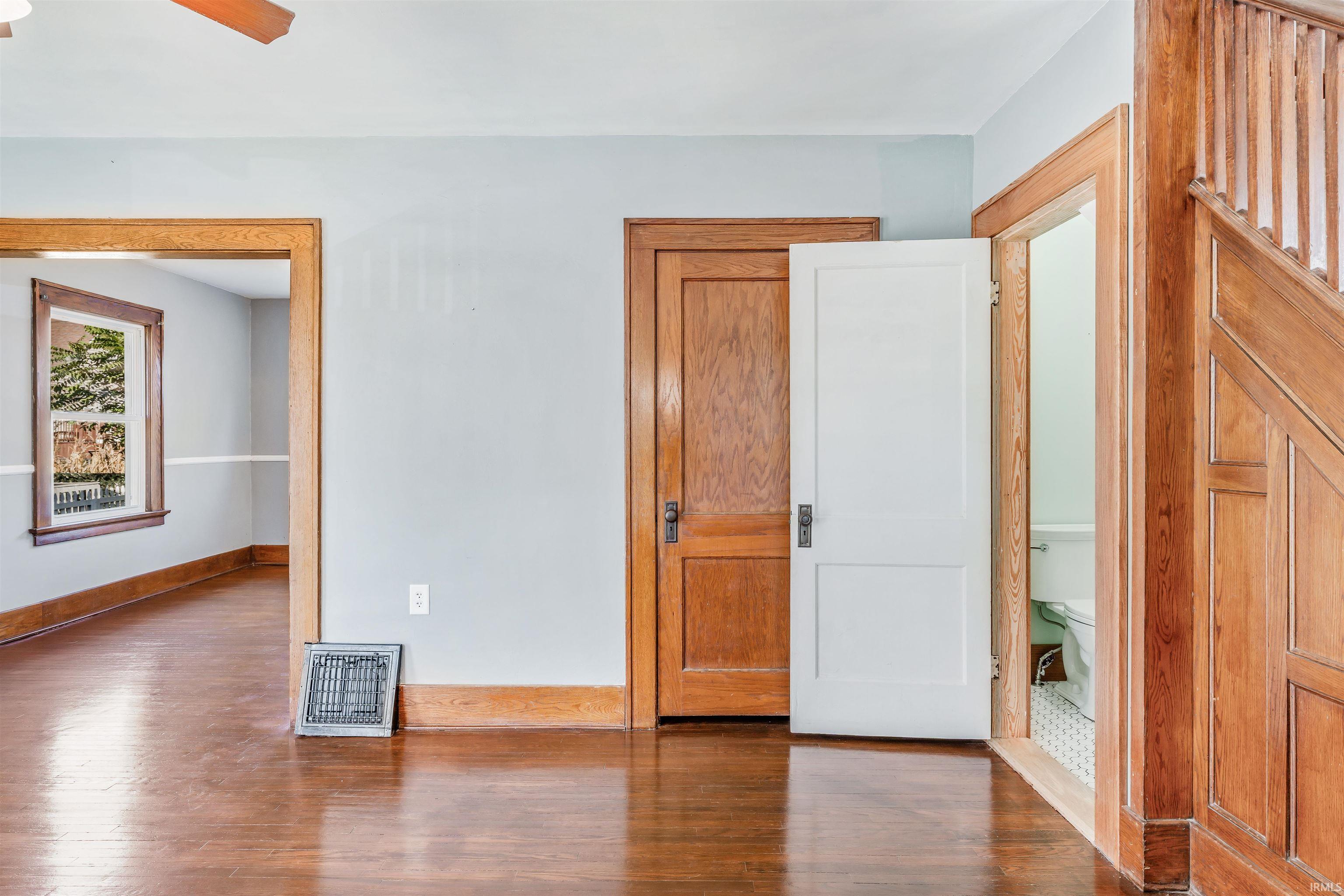 Photo 5 of 1120 Putnam Street