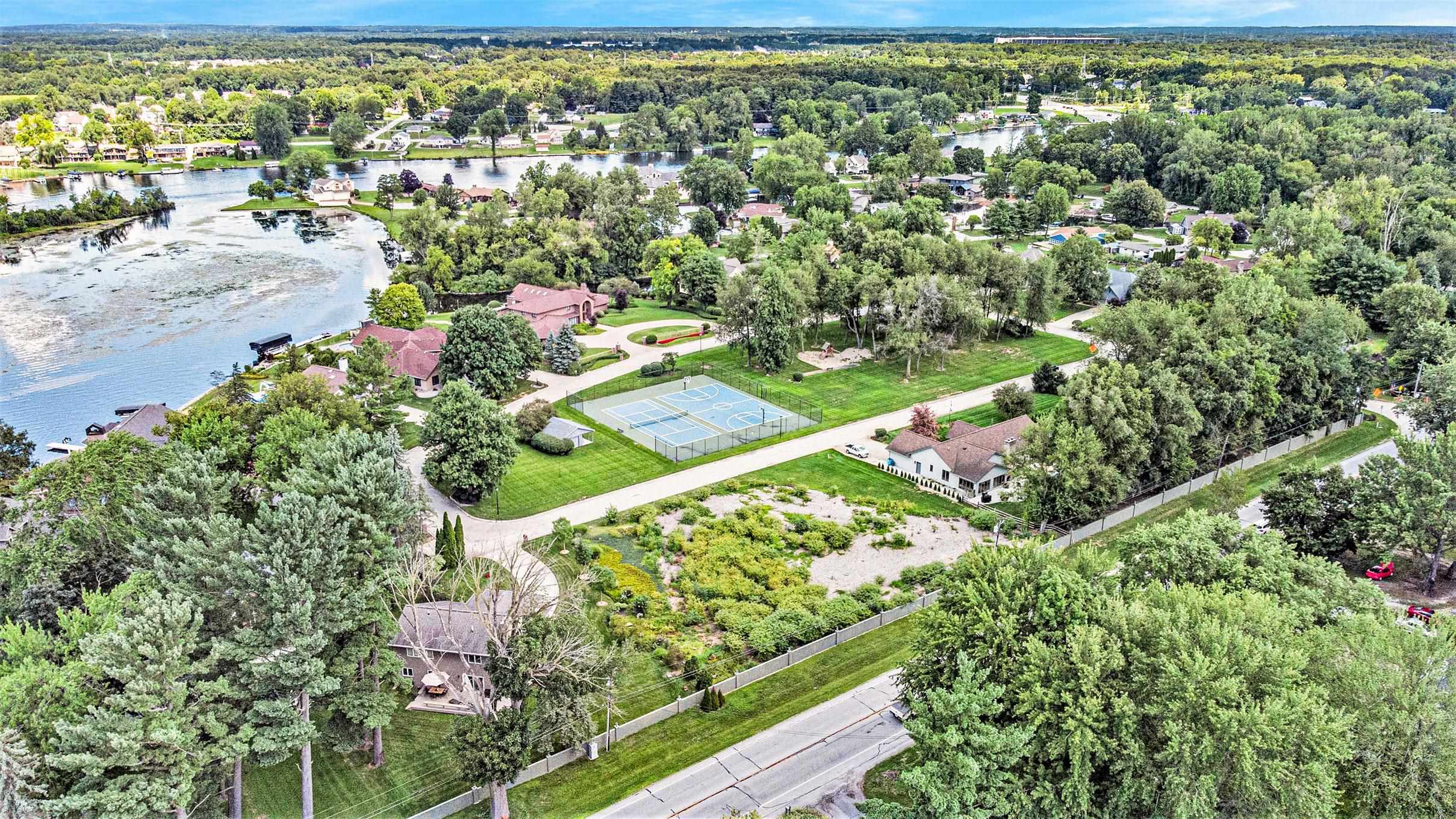 Photo 4 of 22252 Heron Cove Lane