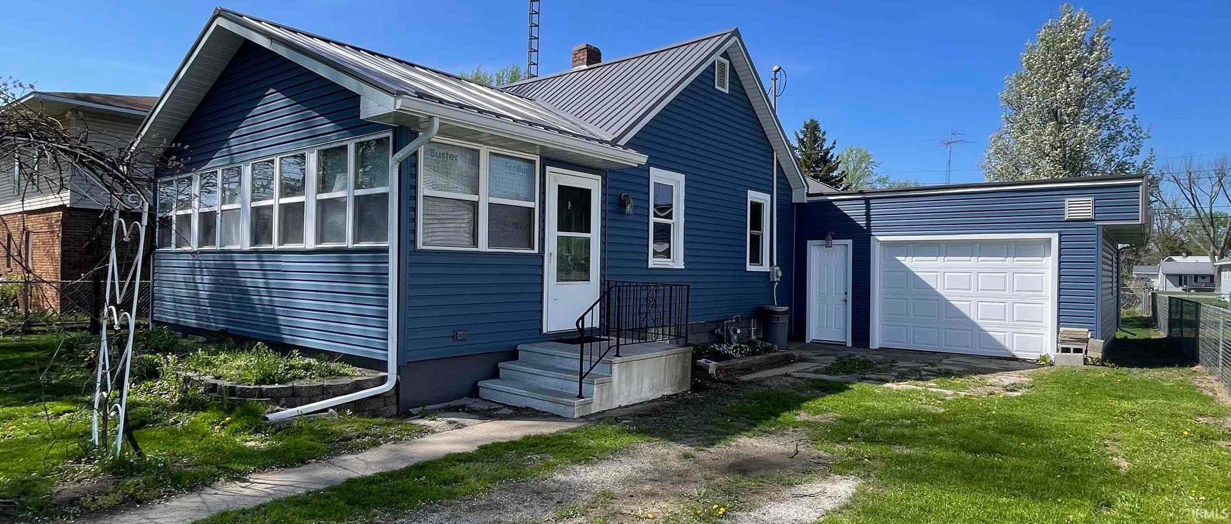 Homes for sale in Knox, IN | 305 W New York St, Knox, IN 46534 | MLS# 202501118