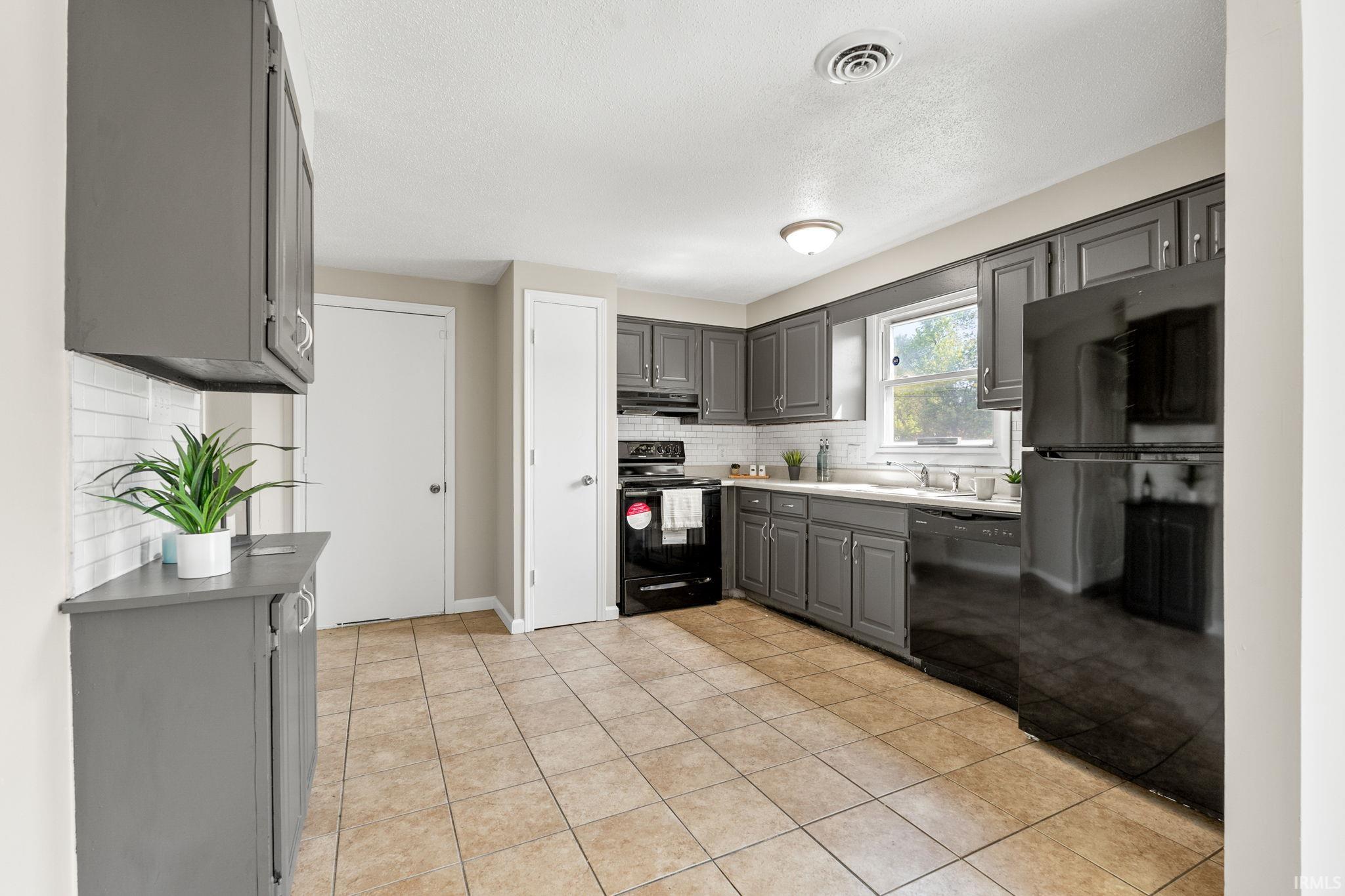 Photo 13 of 1816 Montgomery Court