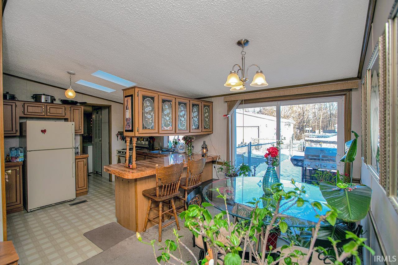 Photo 4 of 58938 Lindale Drive