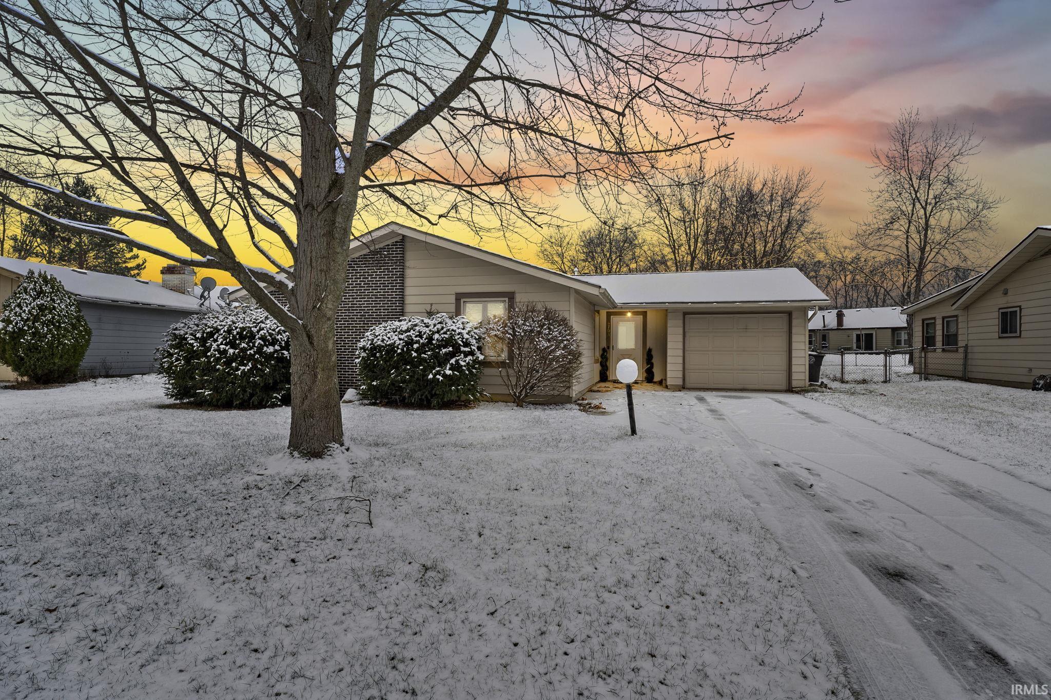 Sold 6703 Angello Court Fort Wayne IN 46835 MLS# 202501566