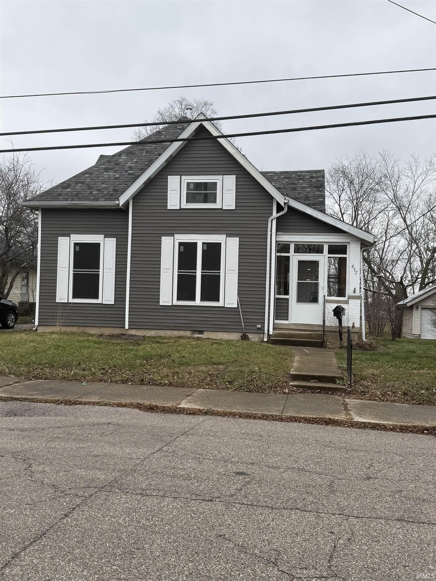 Homes for sale in Frankfort, IN | 657 Burlington Ave, Frankfort, IN 46041 | MLS# 202501840