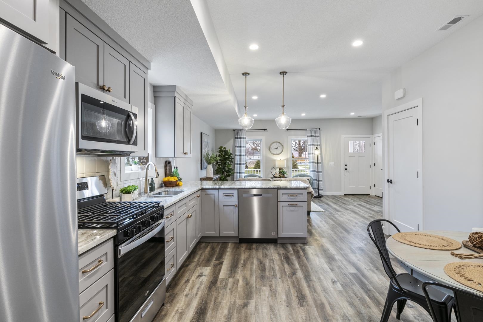 Photo 6 of 590 W Main Street