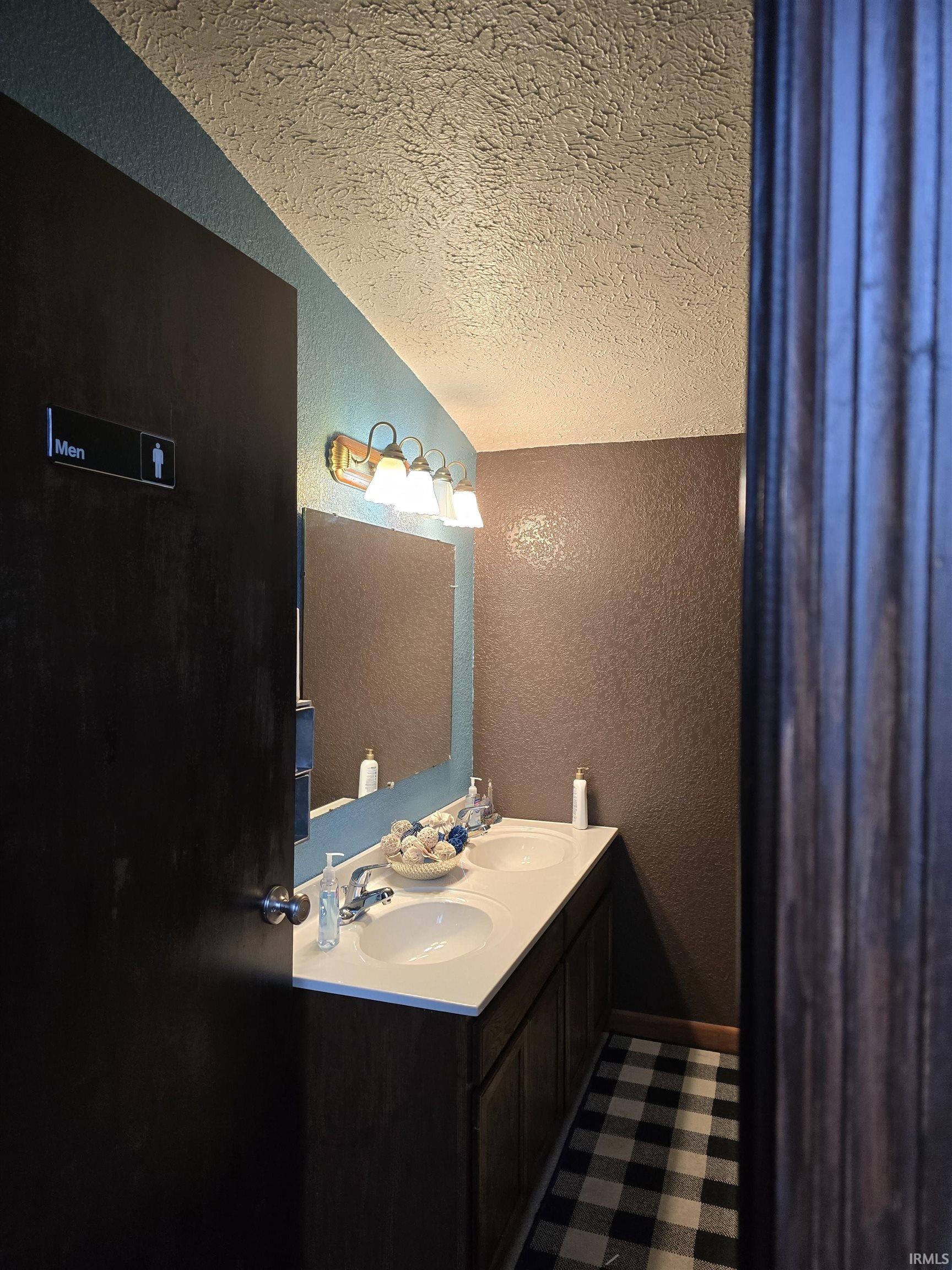 Photo 10 of 321 E Mitchell Street