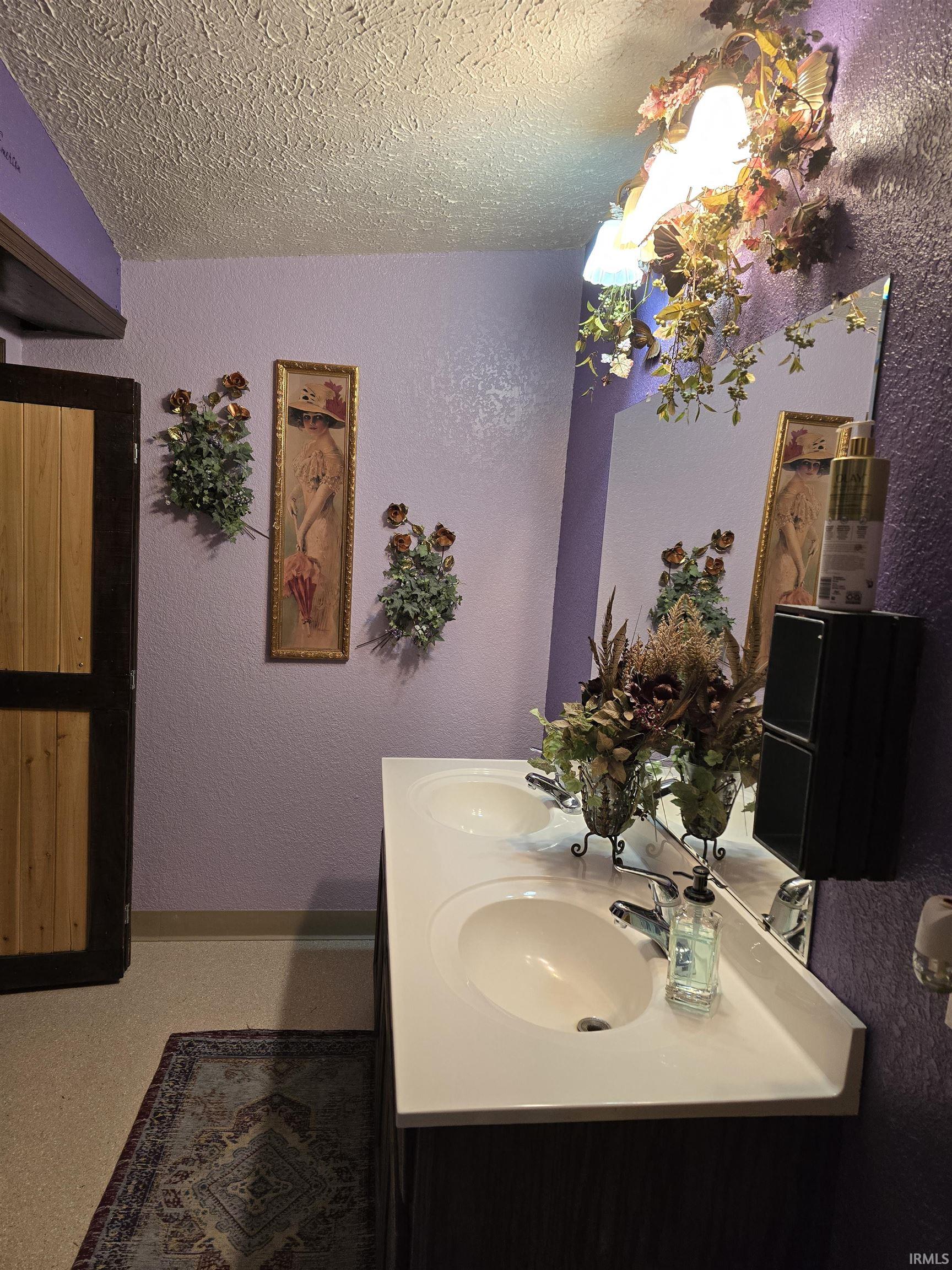 Photo 12 of 321 E Mitchell Street