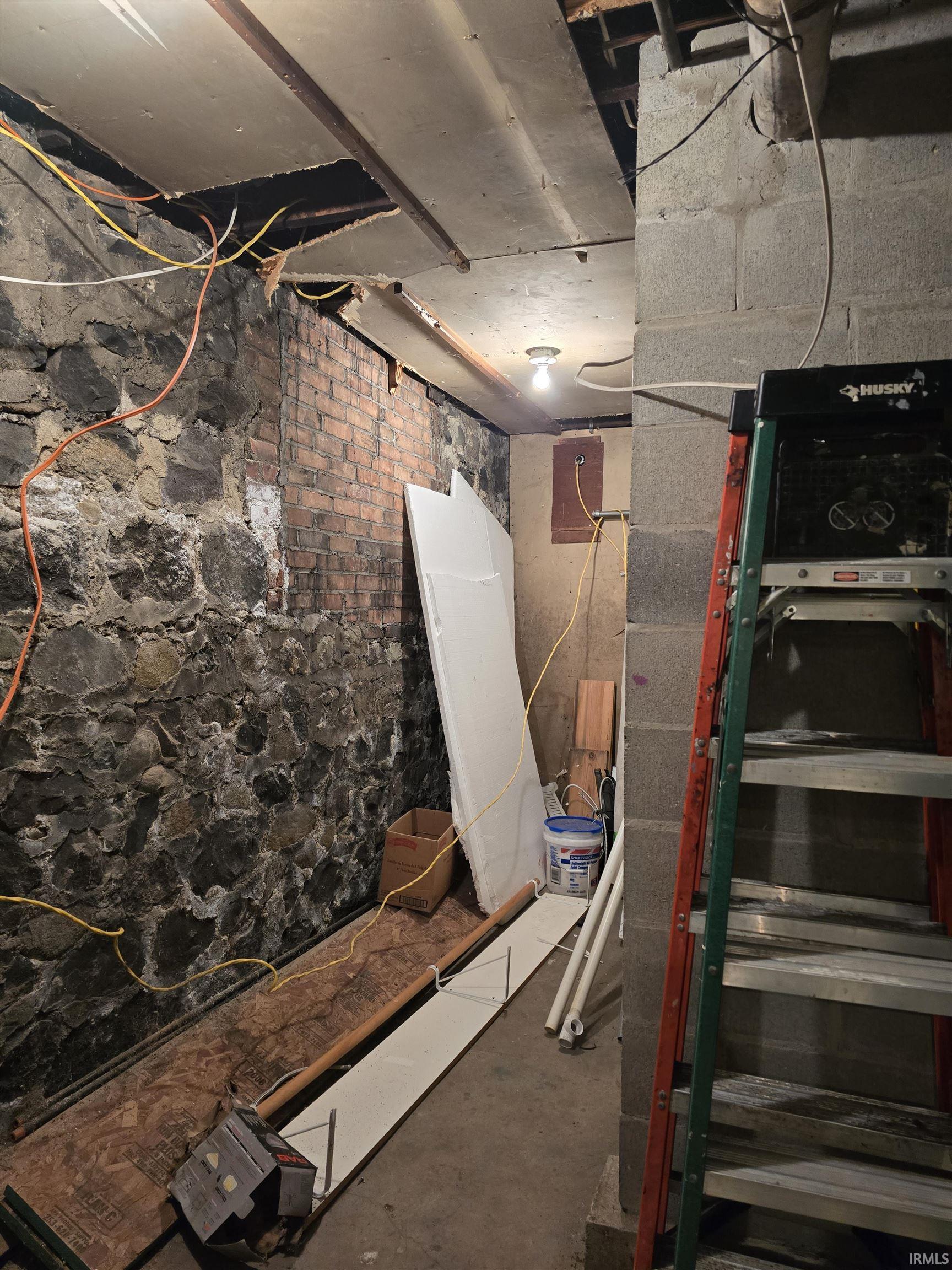 Photo 29 of 321 E Mitchell Street